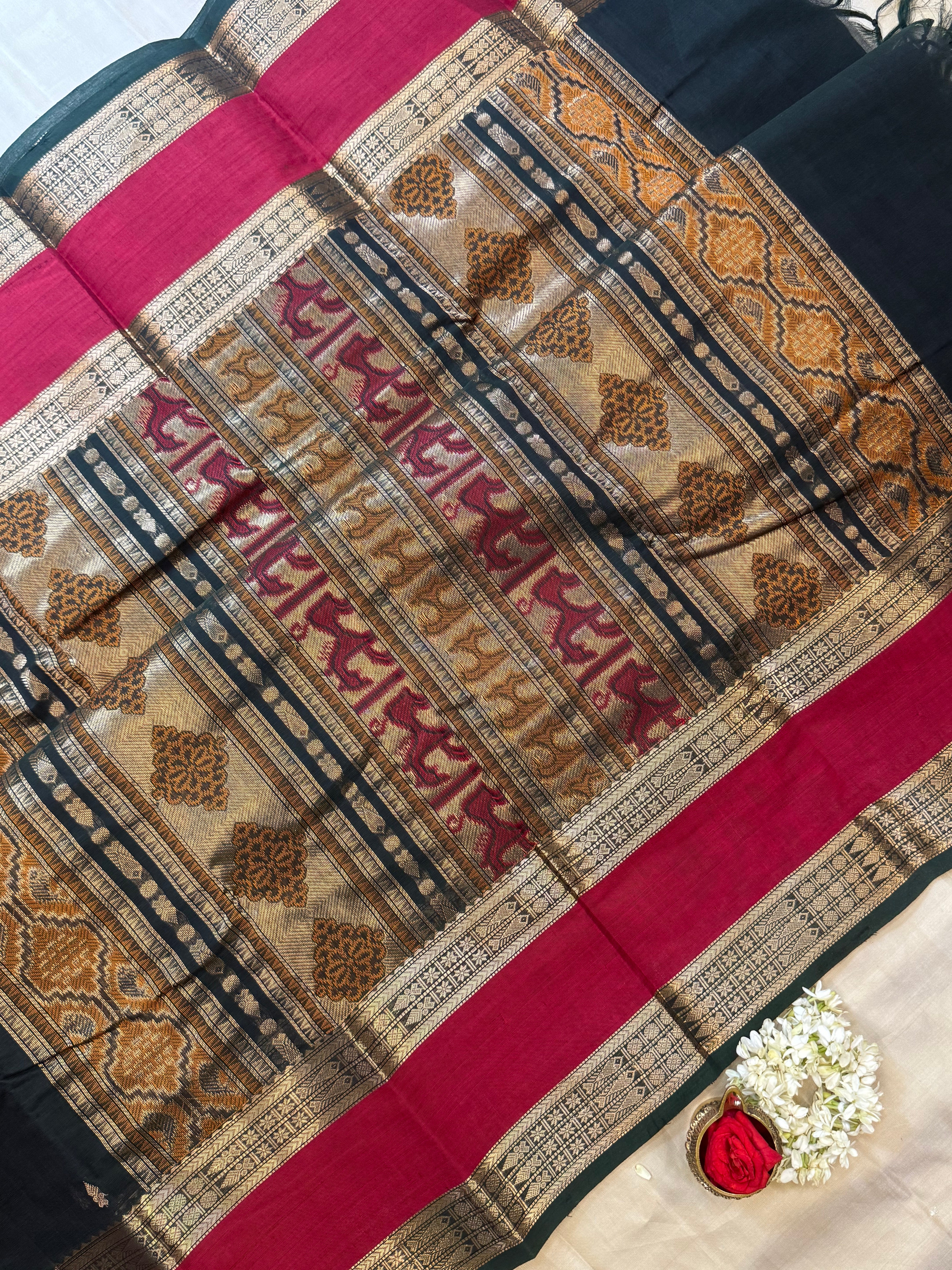 Dark green rettapet border/ Kanchi Cotton