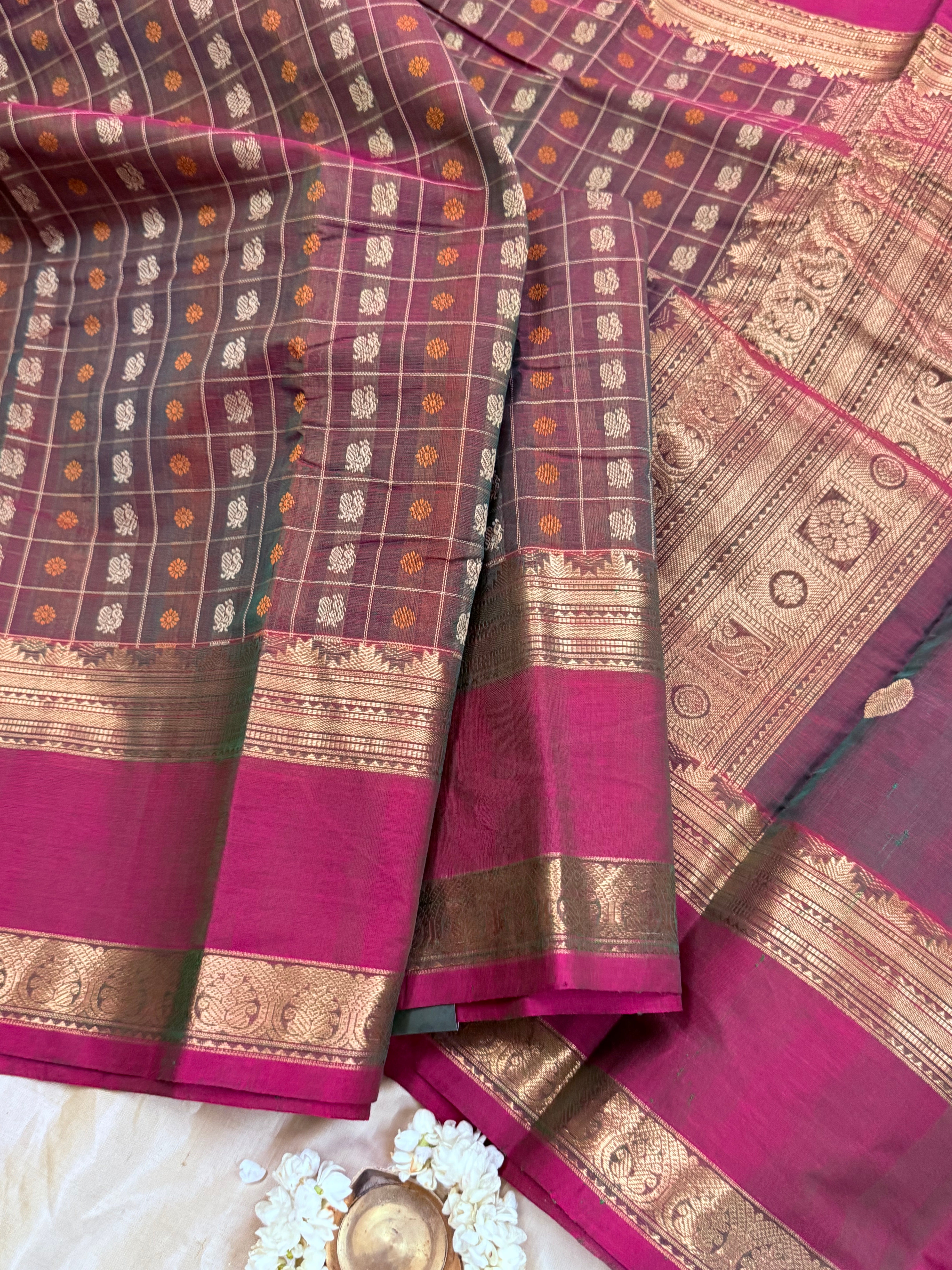 Mauve shot pink kattam butta / Kanchi Cotton