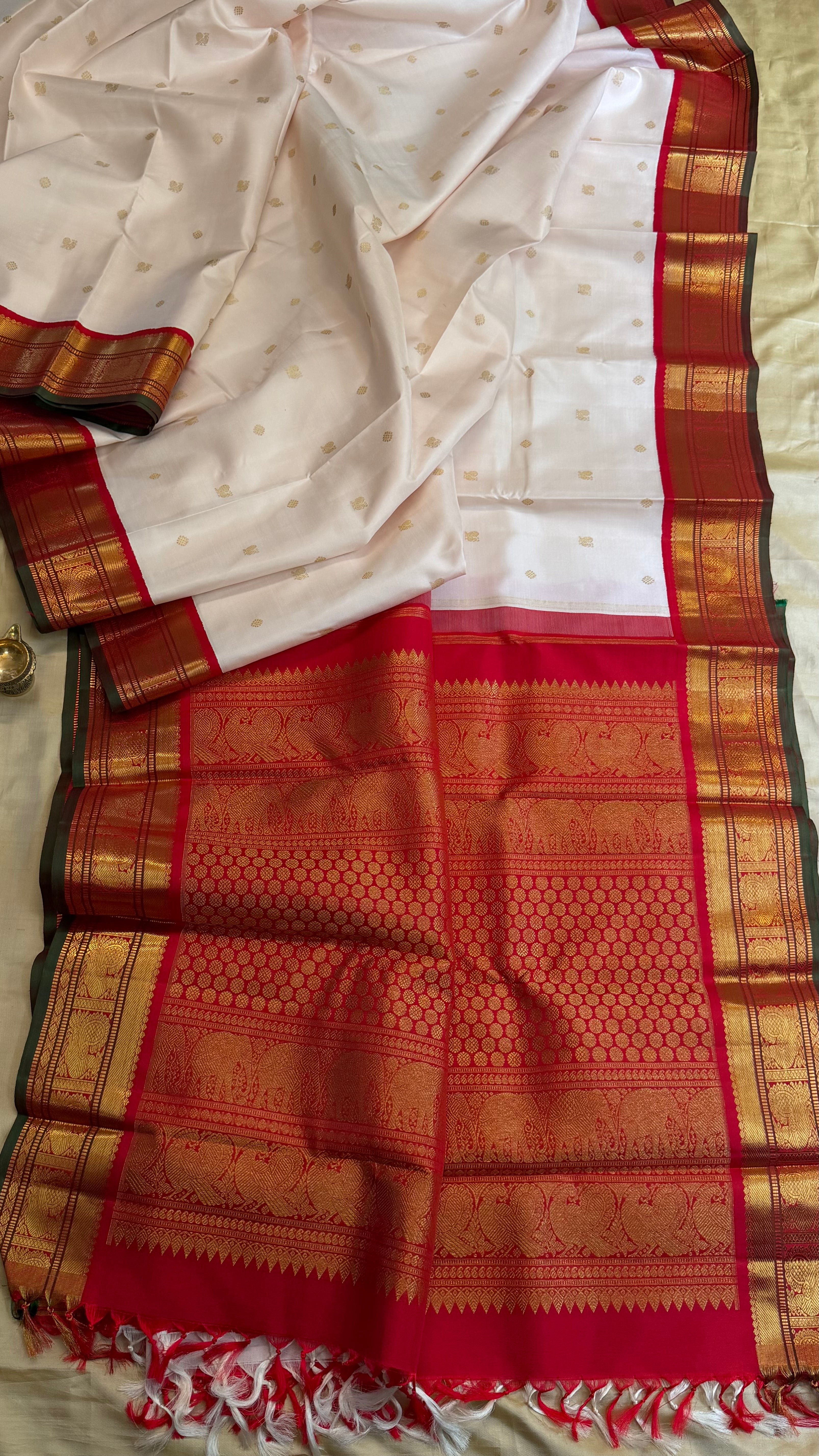 Off white and Red kai Korvai/Kanjipuram silk
