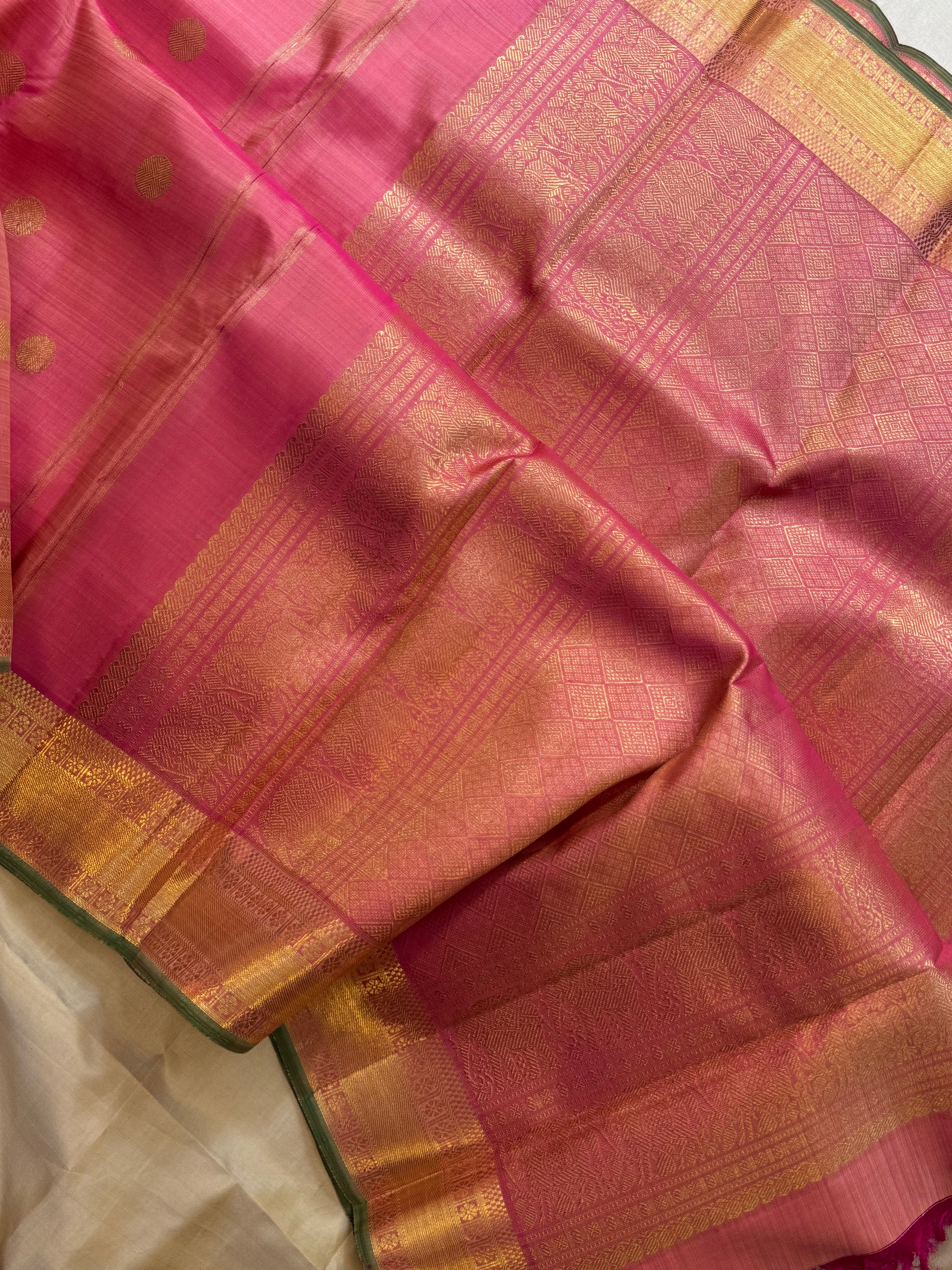 Swapnam : Onion pink kaasu Butta / kanjipuram silk