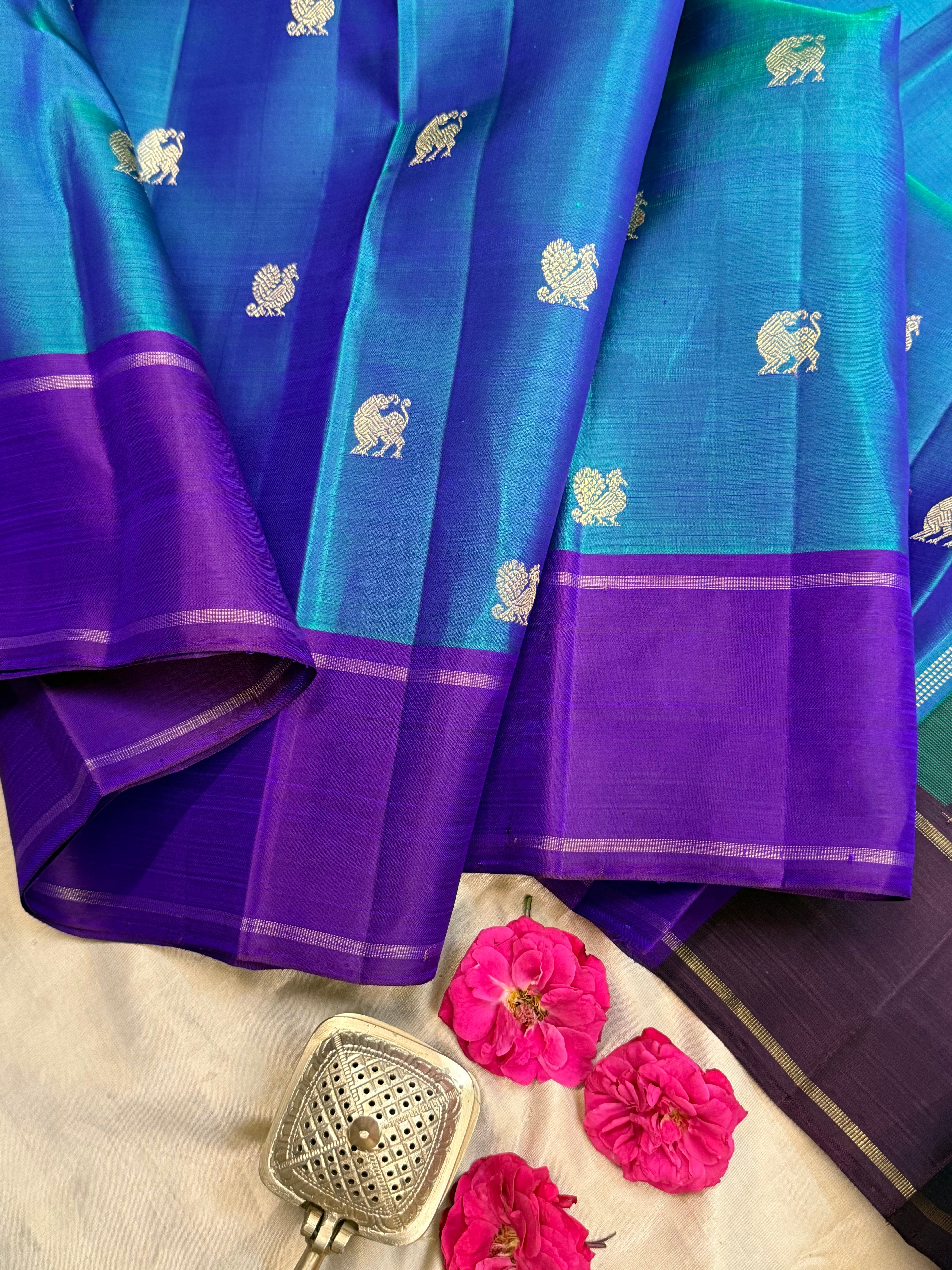 Peacock blue yazhi butta and deep pakku unique pallu / Kanjipuram silk CLSA8231
