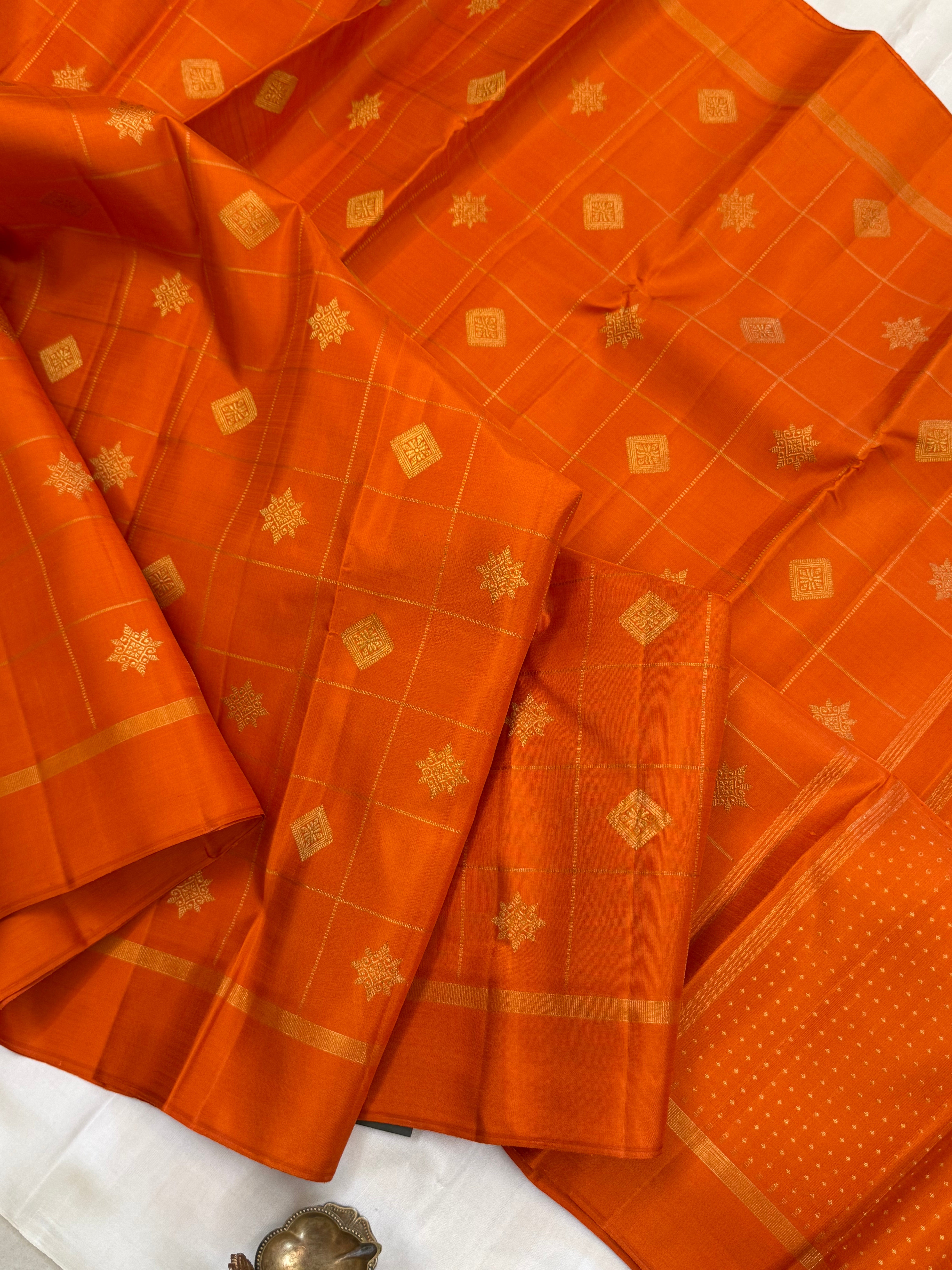Rustic orange and body Zari Kattam with butta / kanjipuram silk saree clsa 11107