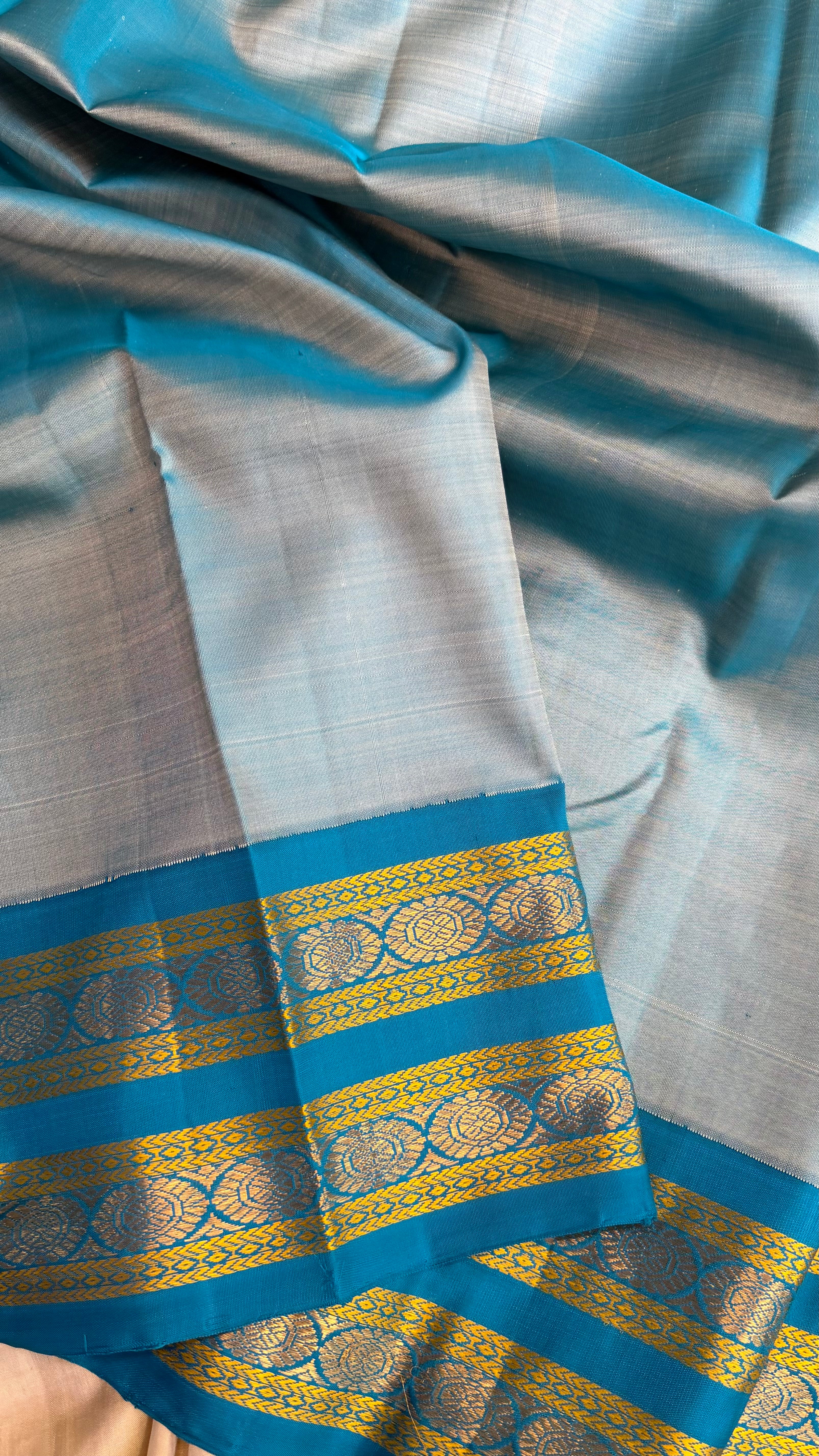 Master weaver - Ice blue unique peacock padi pallu / Kanjipuram Silk