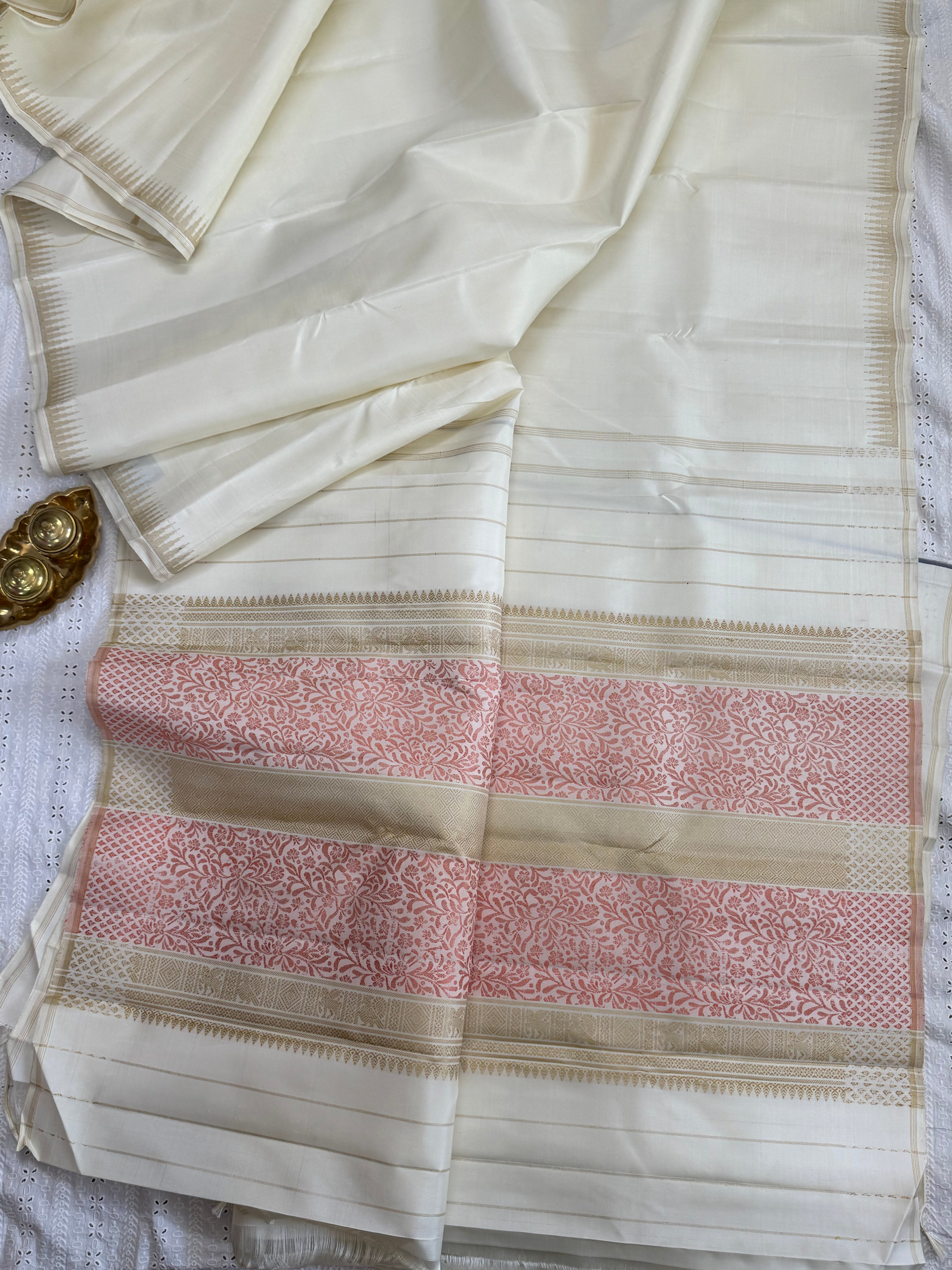 Offwhite small temple border Unique pallu/ Kanjipuram Silk CL10142