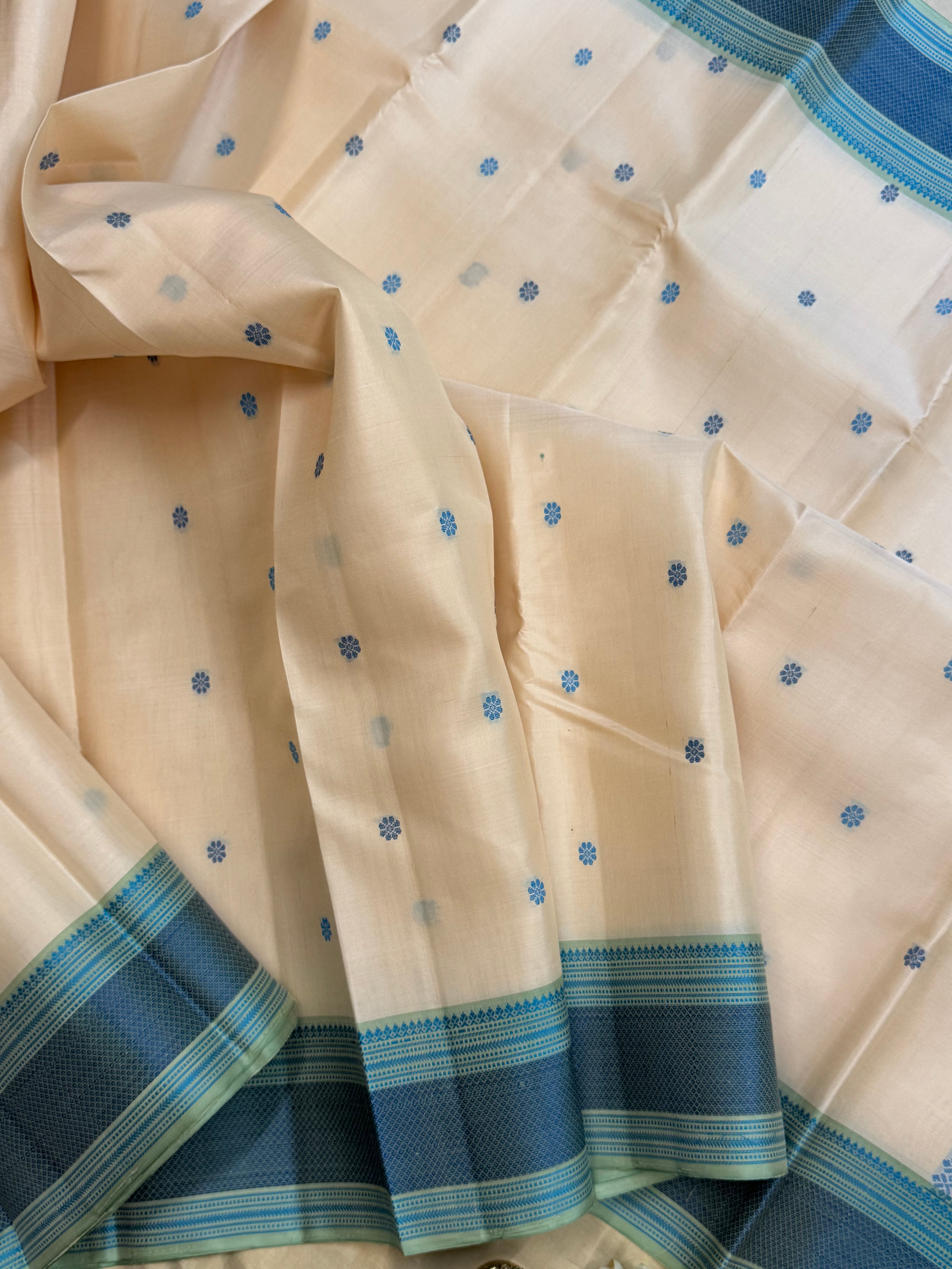 Off white / Varnangal soft silk