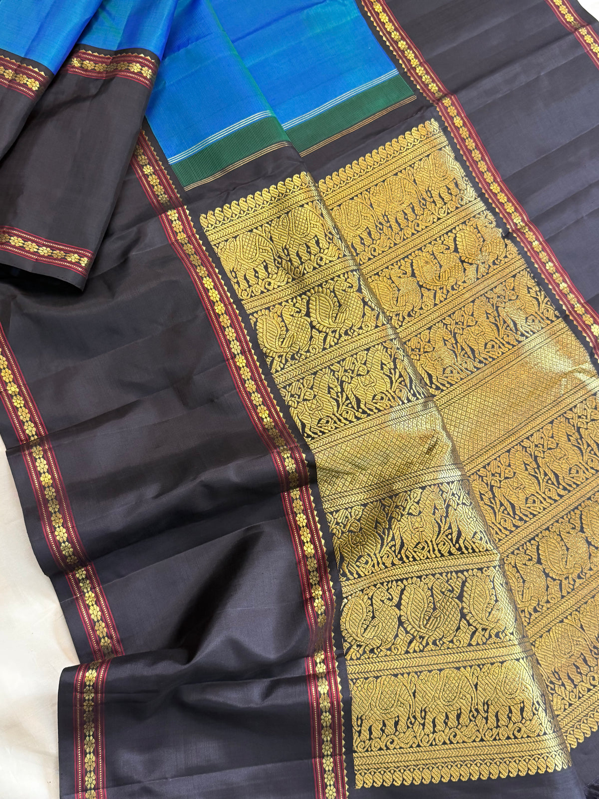 Long border adai palla Kai Korvai / pure Zari Kanjipuram silk