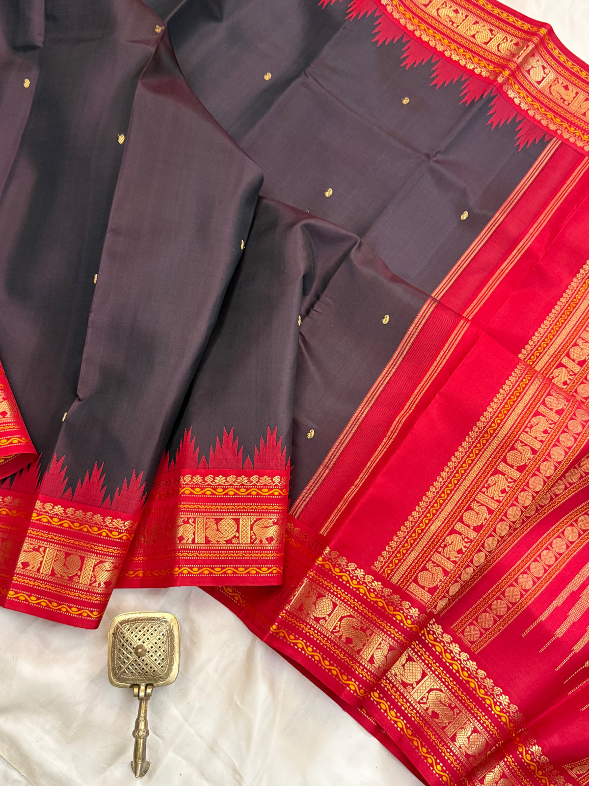 Deep paaku color and red / Special edition kanjipuram silk