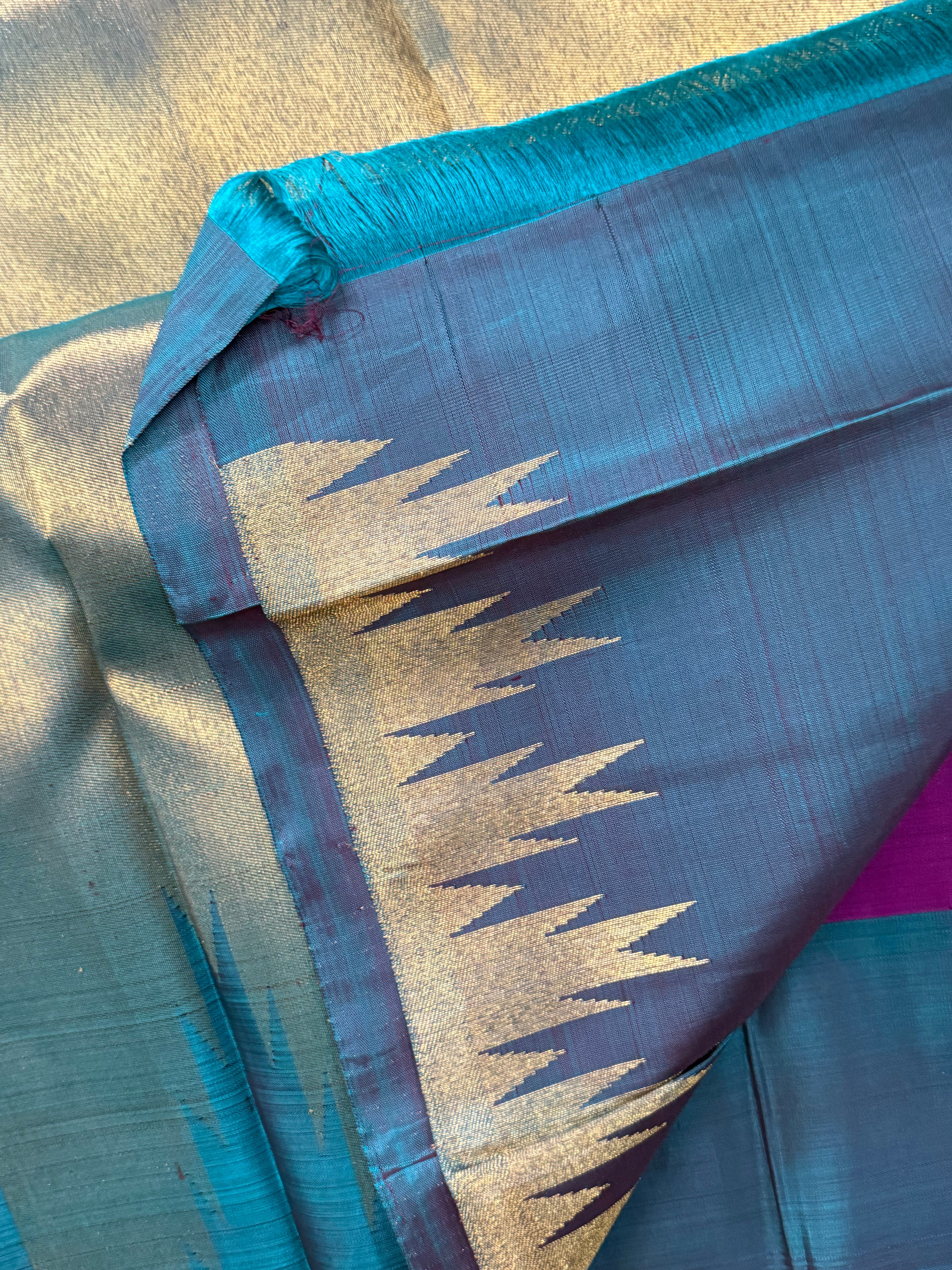 Vadamalli and teal blue border 8 kol temple/ Kanjipuram silk CLSA3076