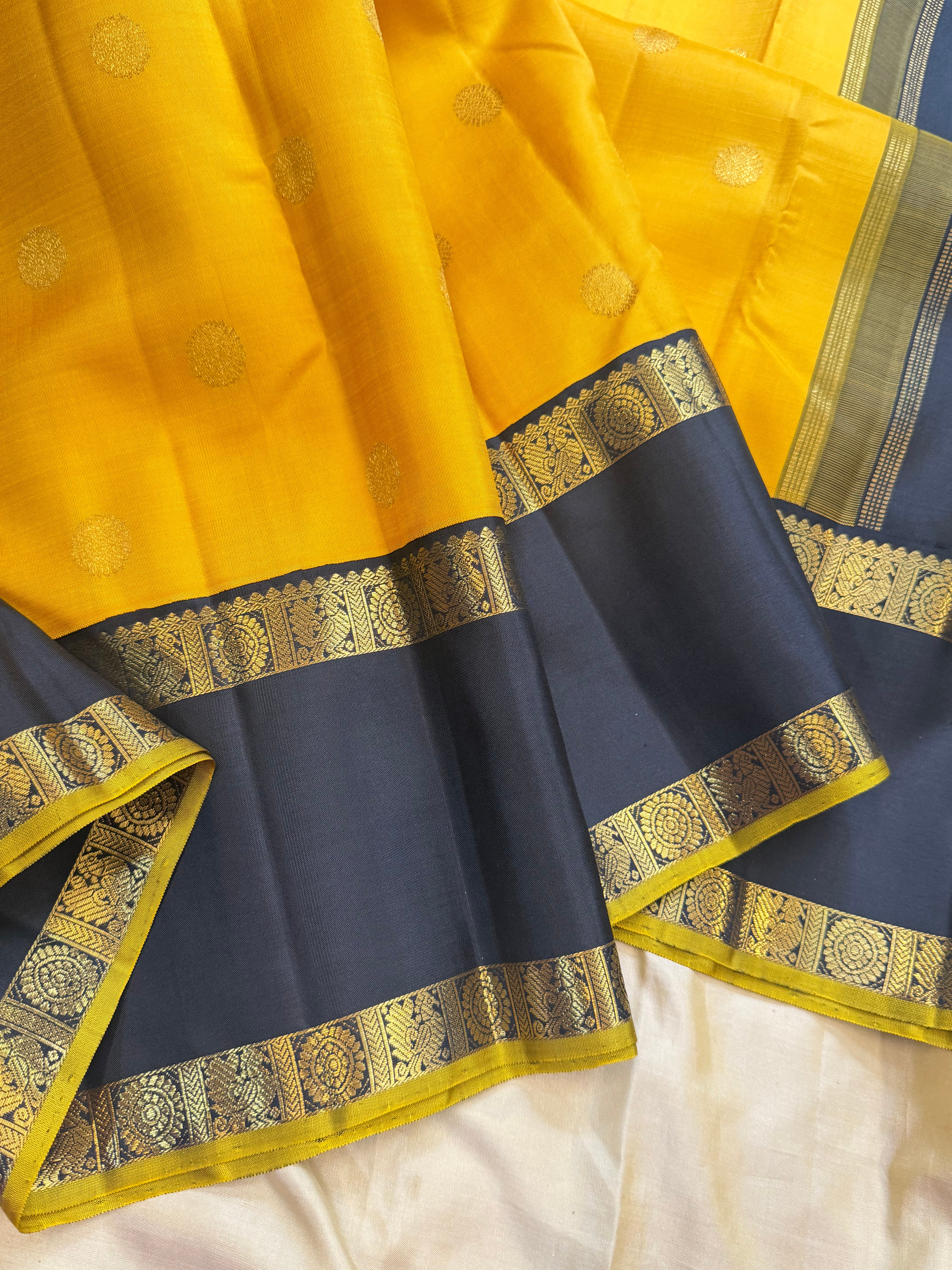 Maha : yellow with black collection of Korvai Kanjipuram