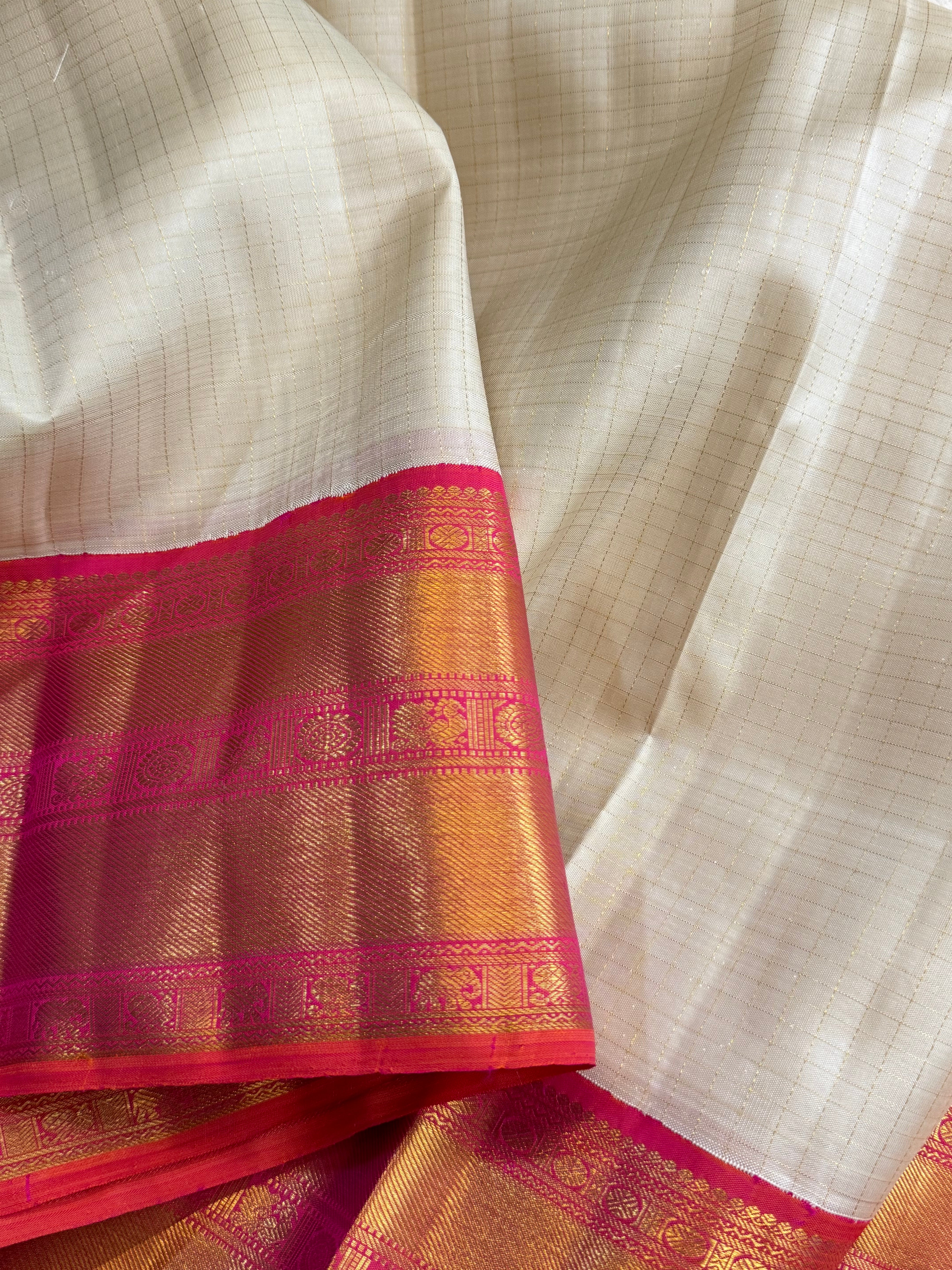 Offwhite zari kattam pinkish orange border korvai / Arani silk CL10112