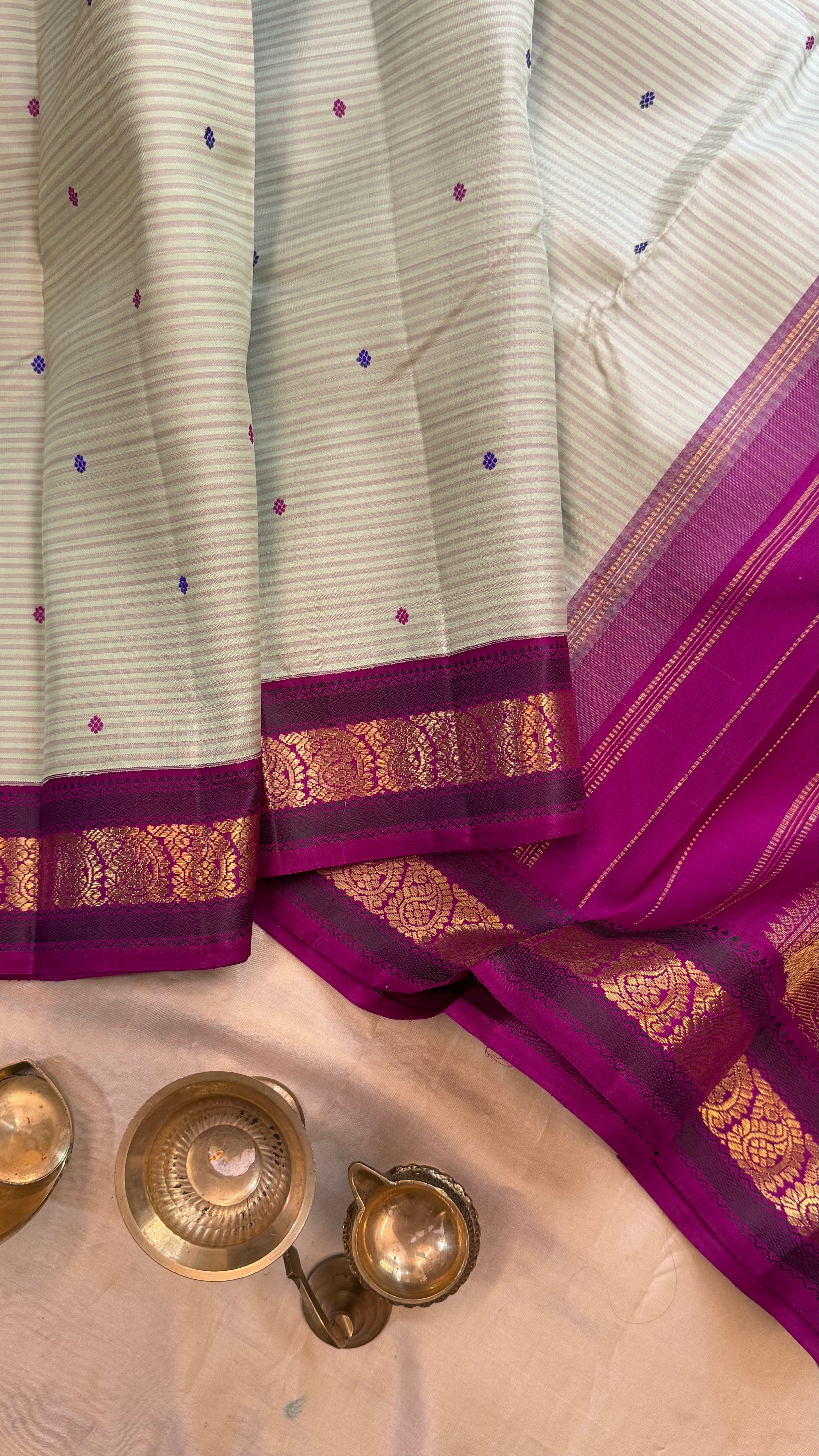 Athivaalai body Korvai. Kol master weaver / Kanjipuram silk