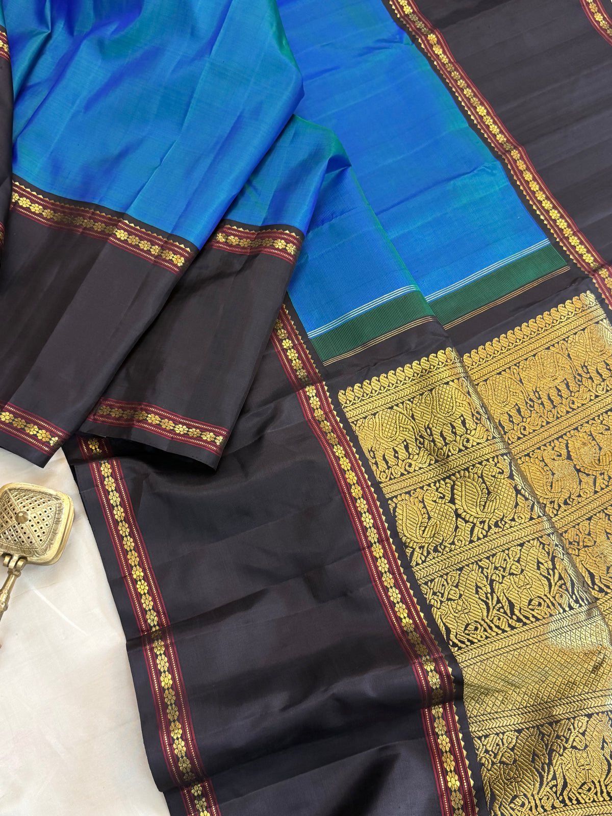 Long border adai palla Kai Korvai / pure Zari Kanjipuram silk