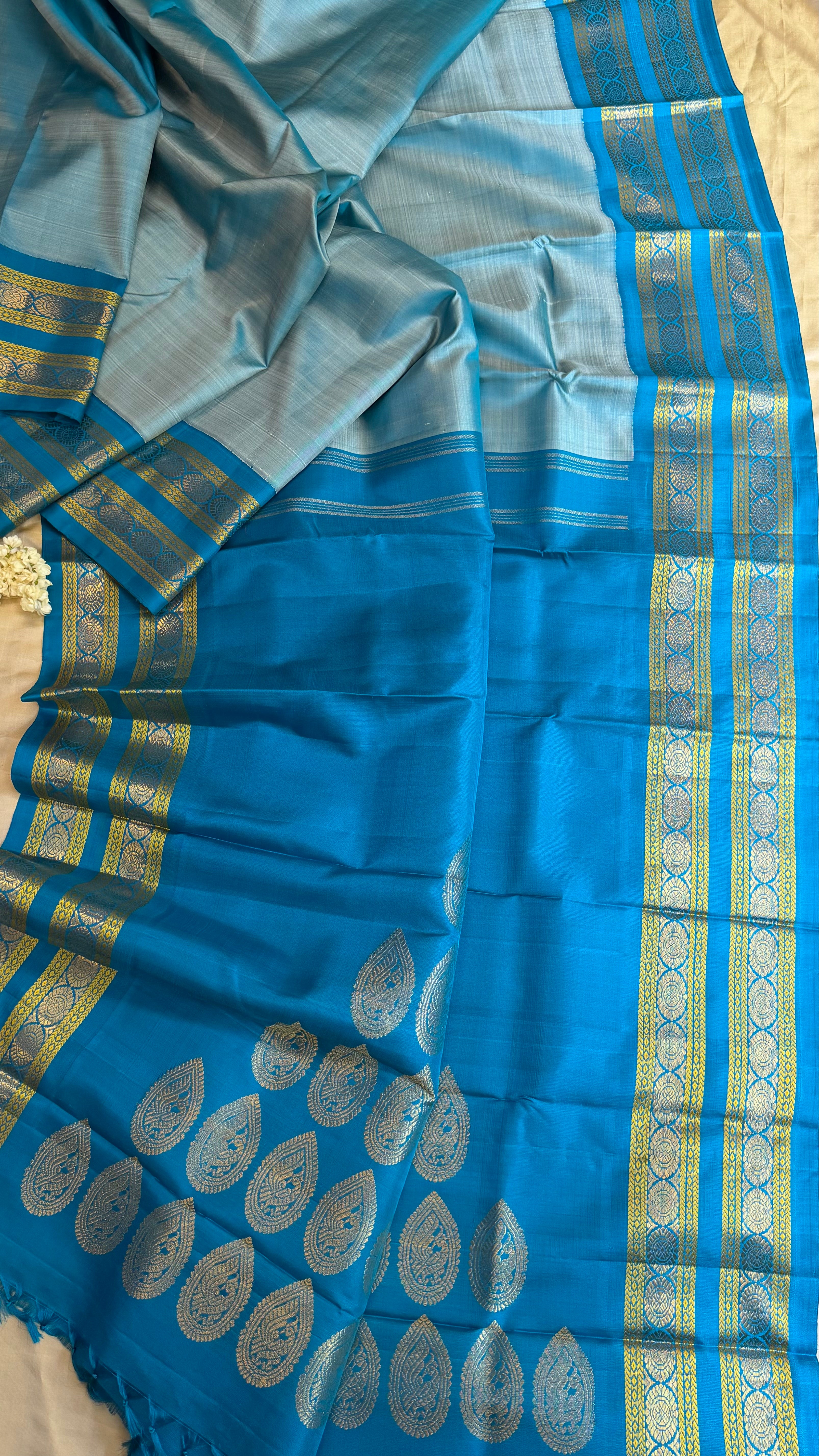 Master weaver - Ice blue unique peacock padi pallu / Kanjipuram Silk
