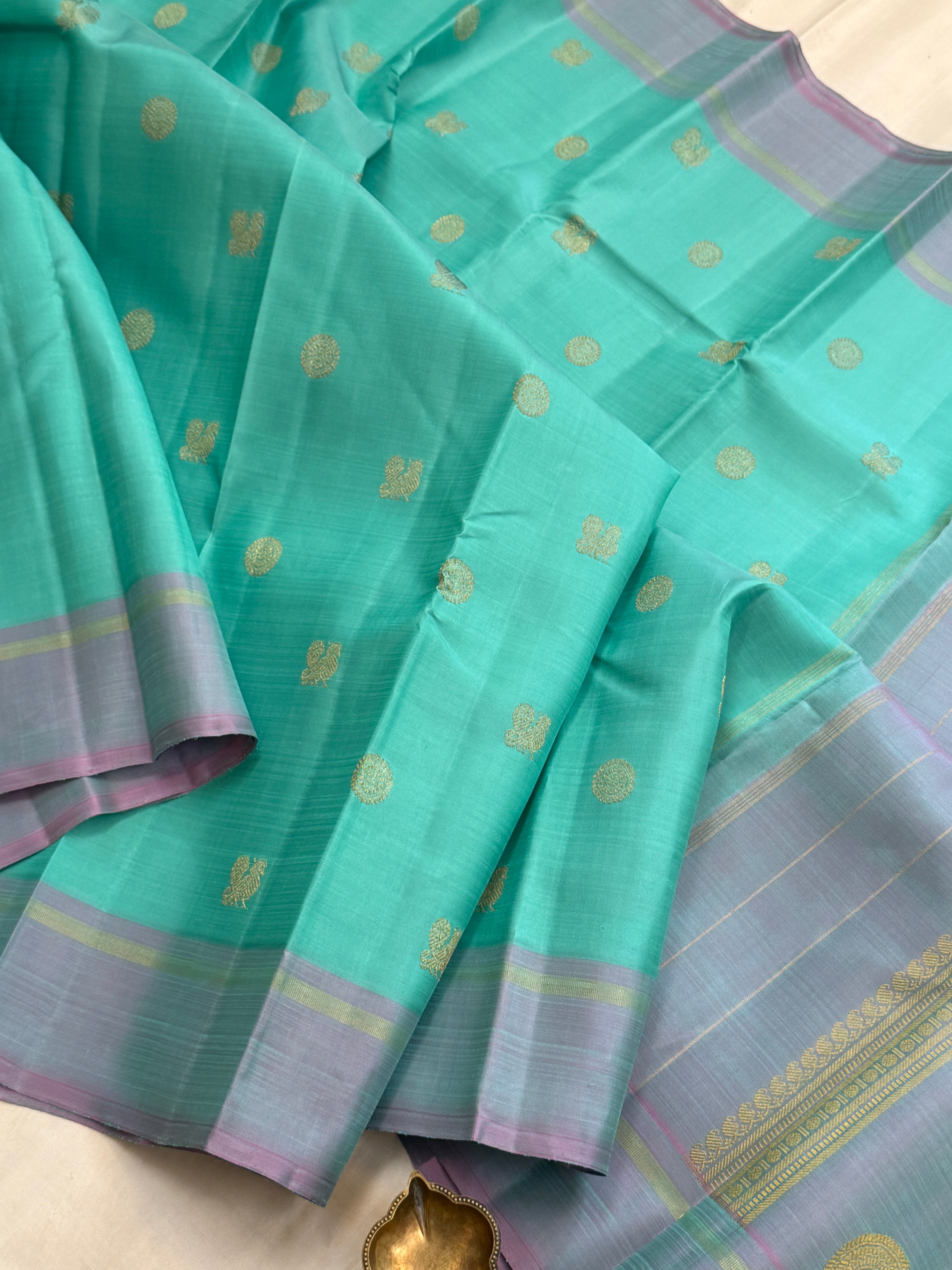 Turquoise sea green Annam chakram Butta, lavender shot pink border/ kanjipuram silk CLSA11216