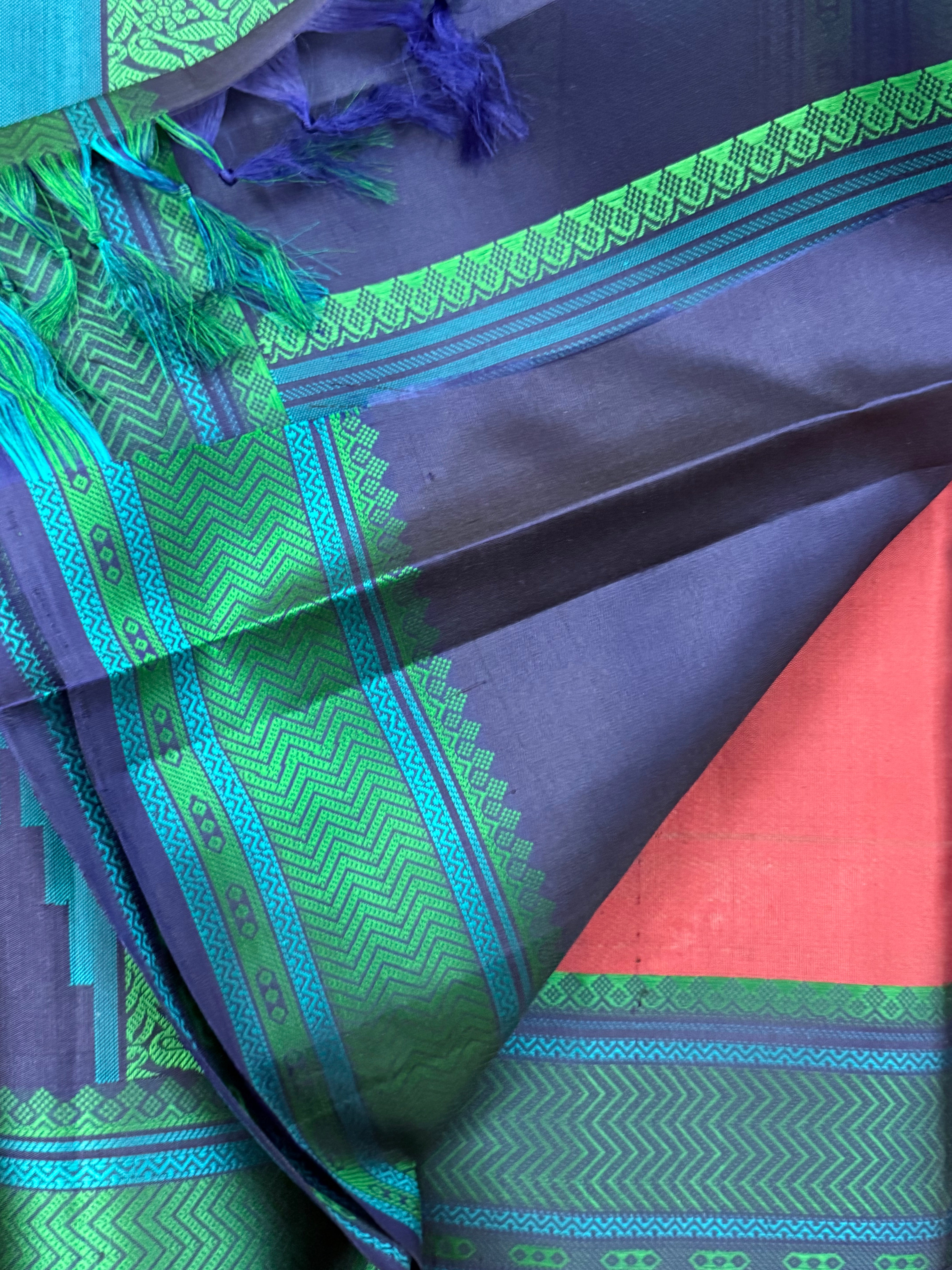 Araku vibrant annam body butta / Varnangal Soft Silk