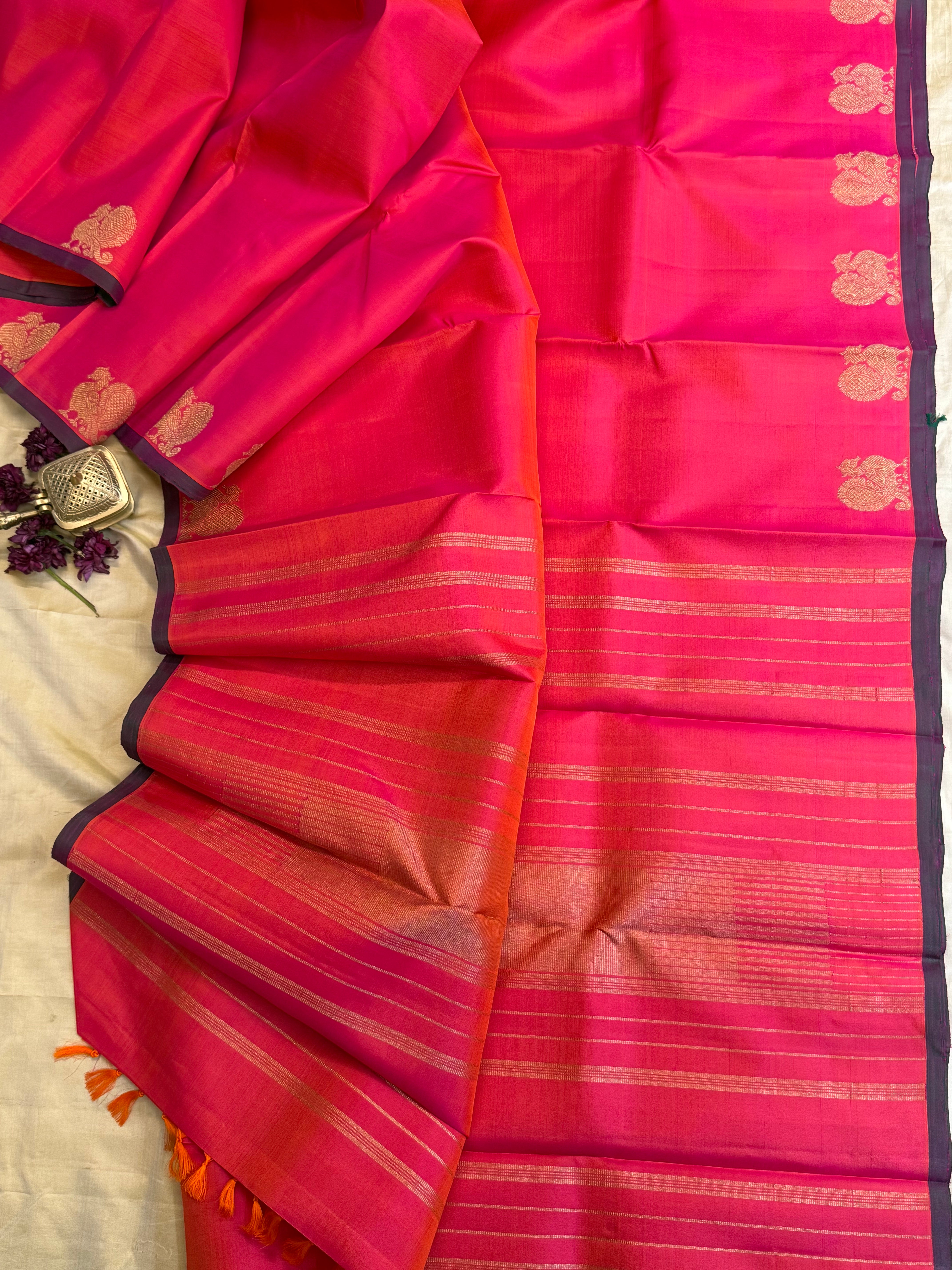 Kangambaram border annam butta borderless / Kanjipuram silk