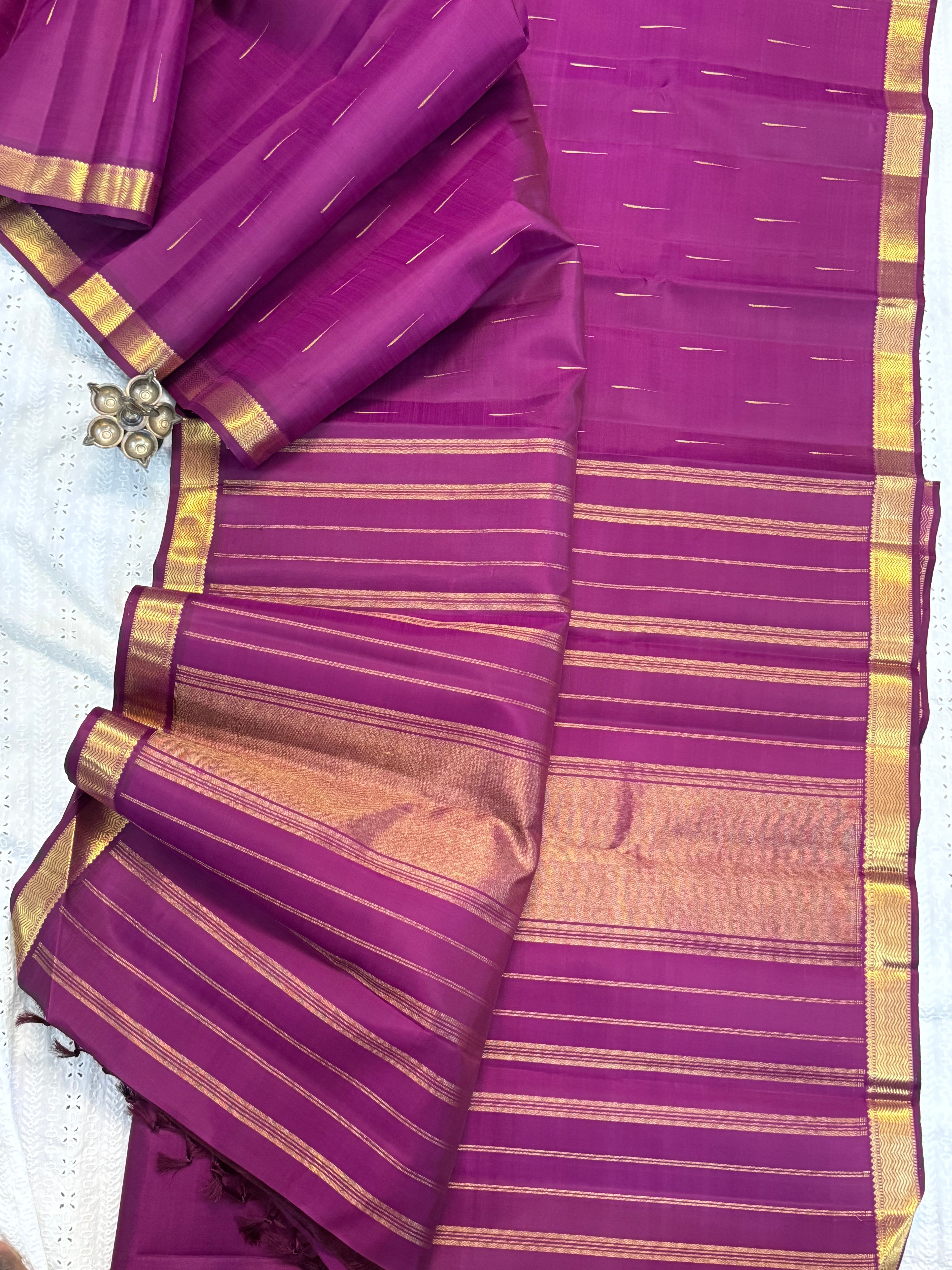 Magenta malli Moggu small border / Kanjipuram silk