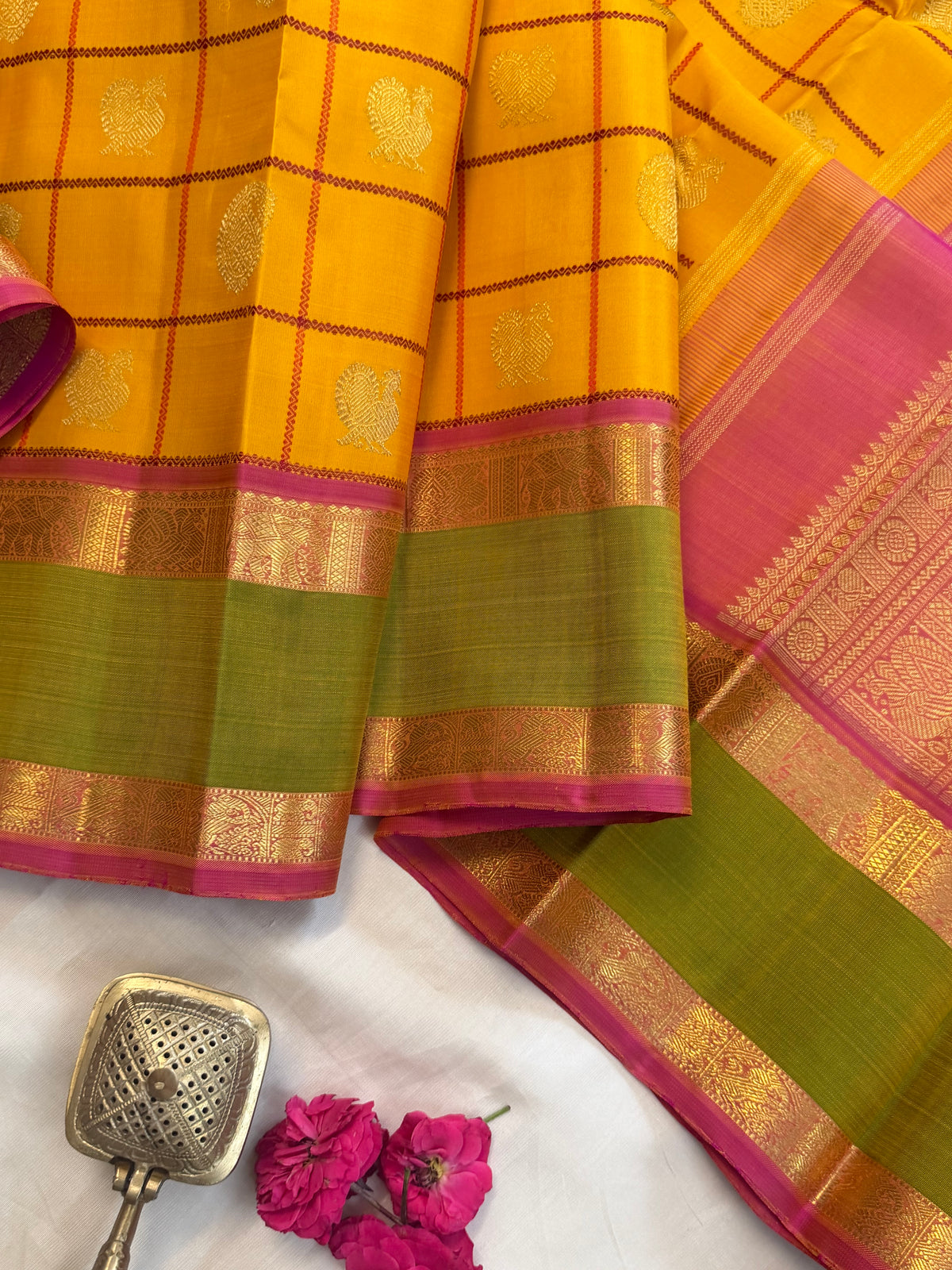 Yellow - Day 1 Navarthri colour pure Zari Kanjipuram silk / Yellow Kattam Butta