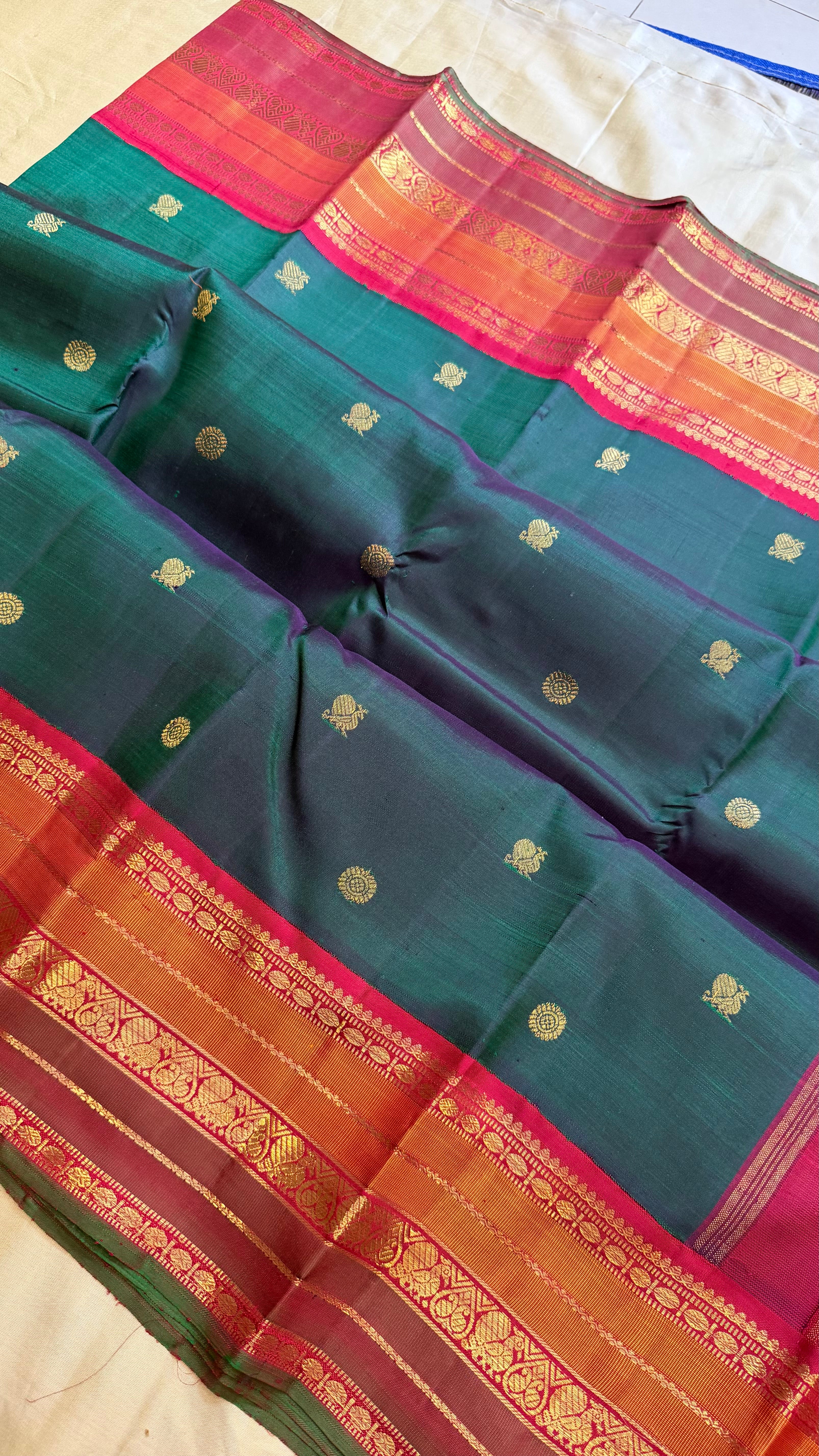 Green varisapet border kai korvai/ Kanjipuram Silk