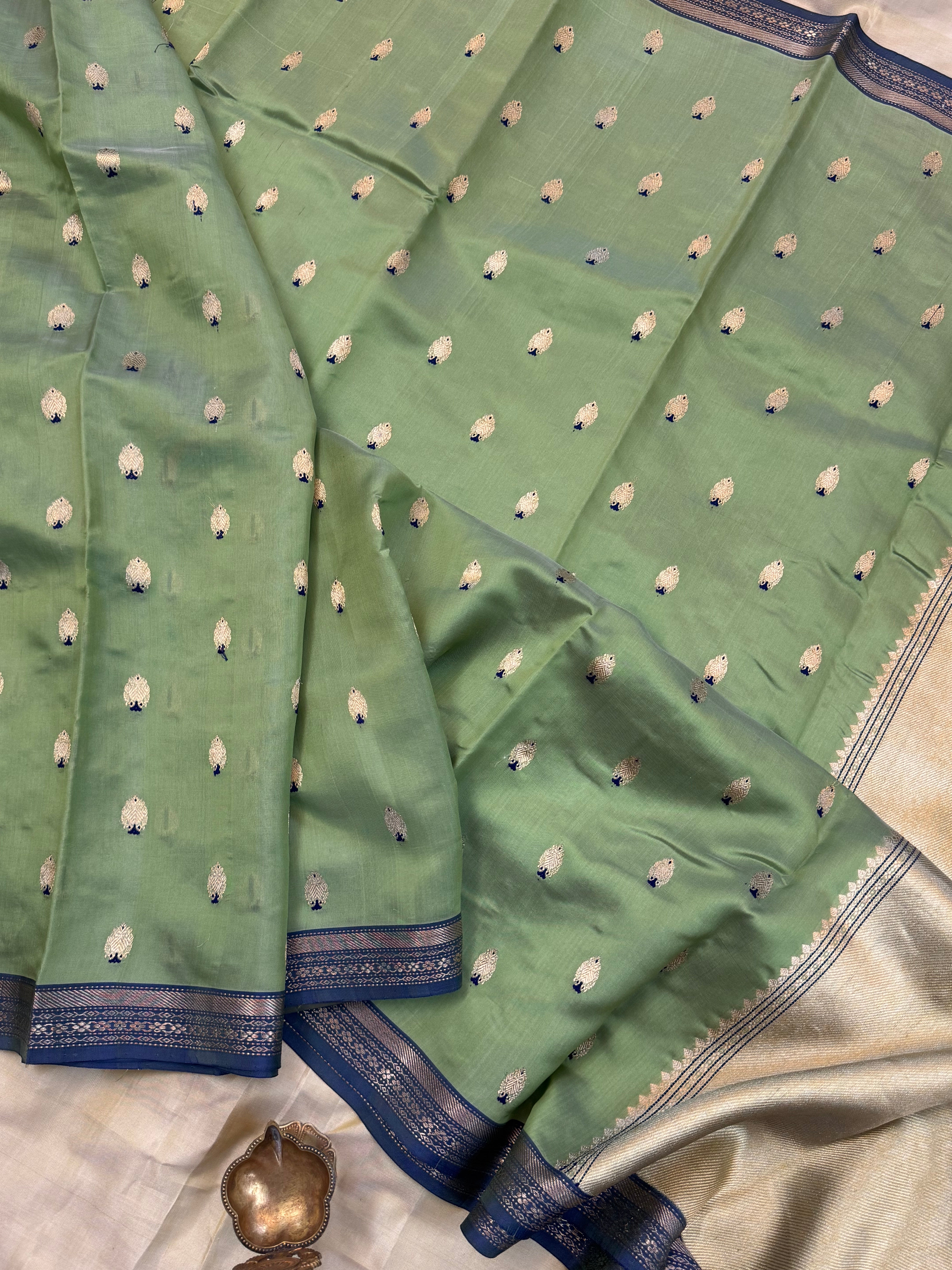Elakai green ektara premium Royal Chanderi