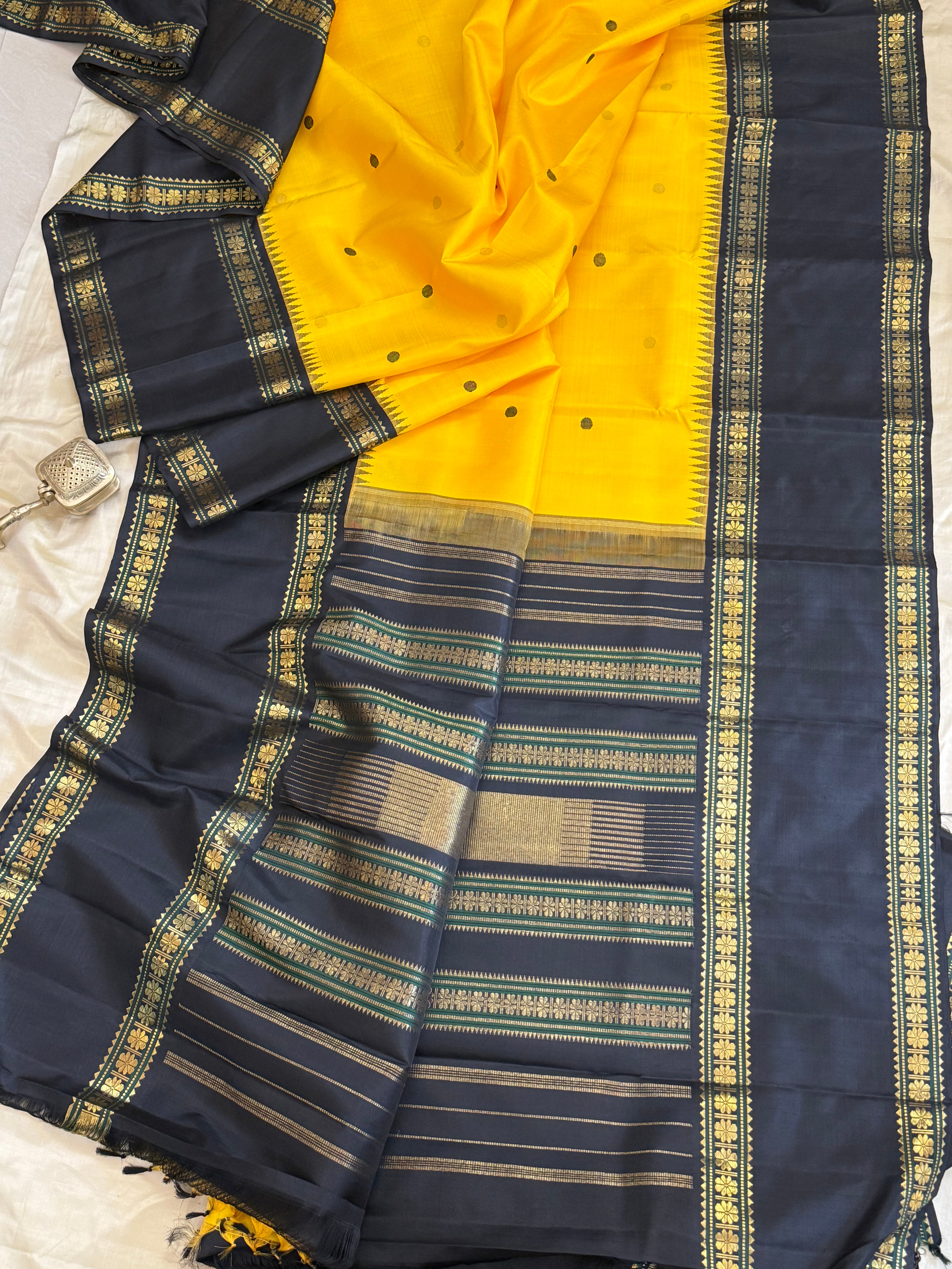 Yellow thread Butta / back retta pet temple Korvai/ kanjipuram silk/ CLSA10156
