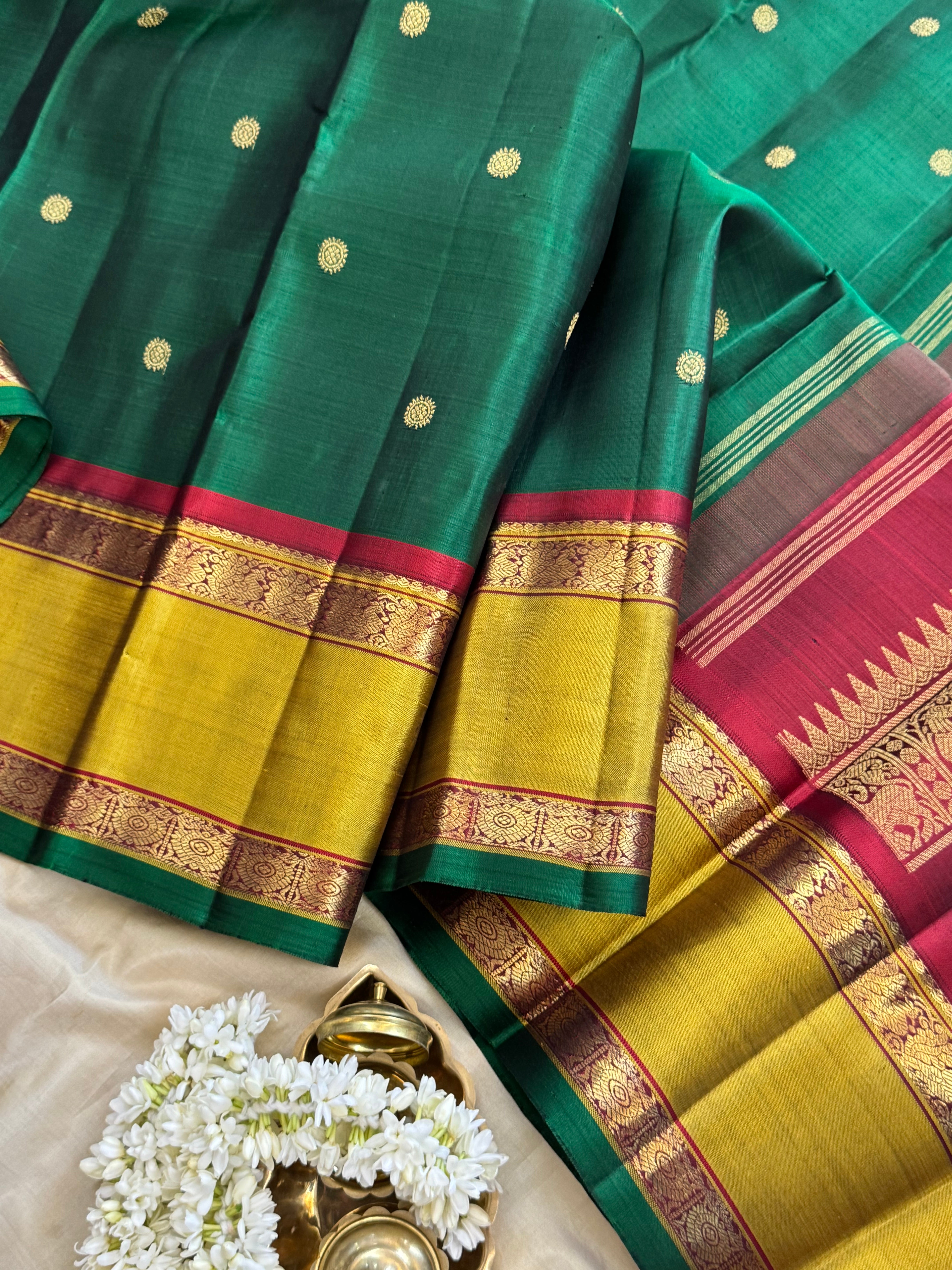Forest green body chakram Butta rette pet border / kanjipuram silk CLSA10458