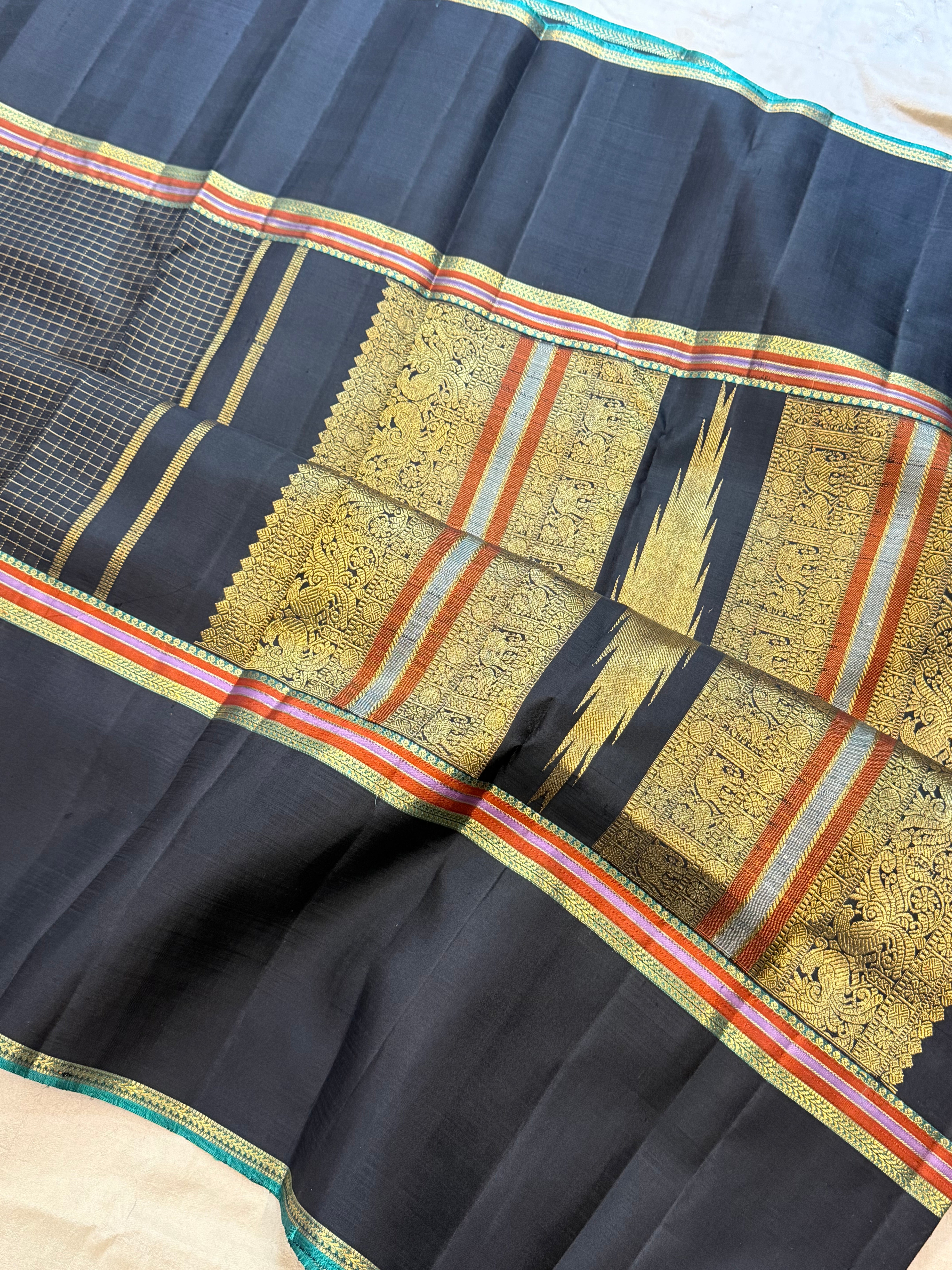 Vintage long border Zari Kattam / Kanjipuram silk