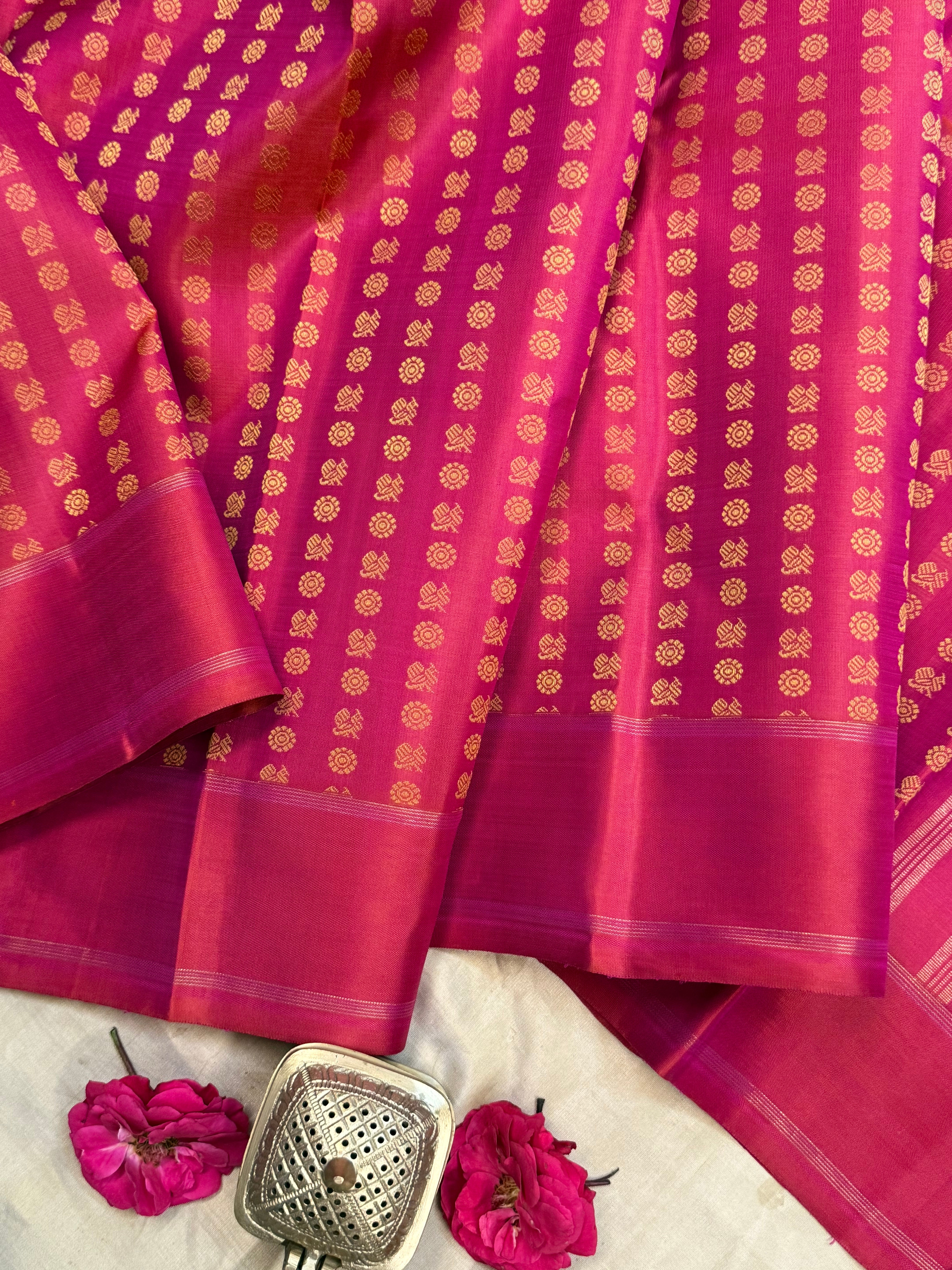 Pink shot orange annam thodar butta thread work / Kanjipuram silk CLSA9796
