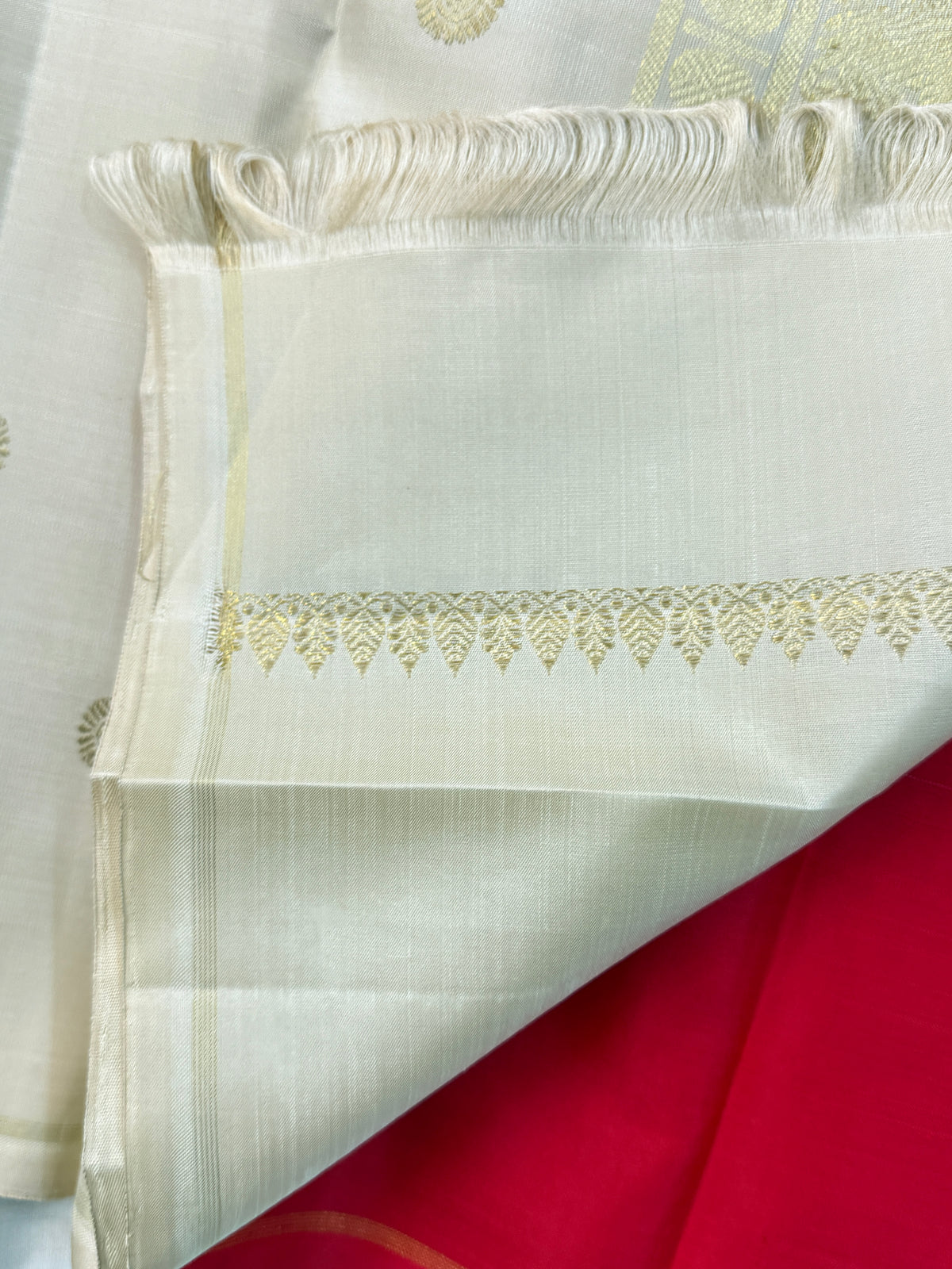 Navarathri - Day 4 Red Colour pure Zari butta border less/Kanjipuram silk sree Clsa 10854