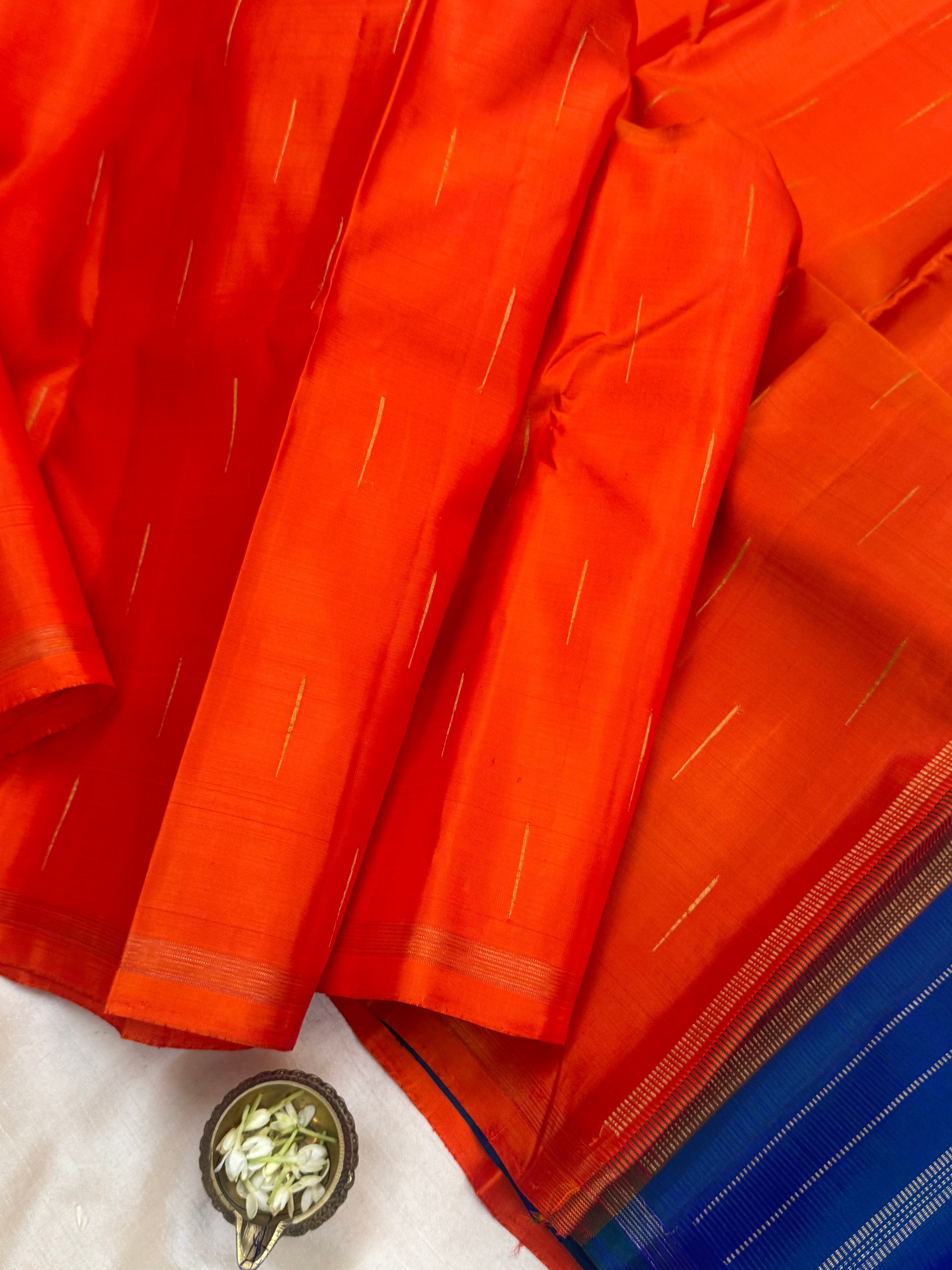 Malli moggu orange / Kanjipuram silk