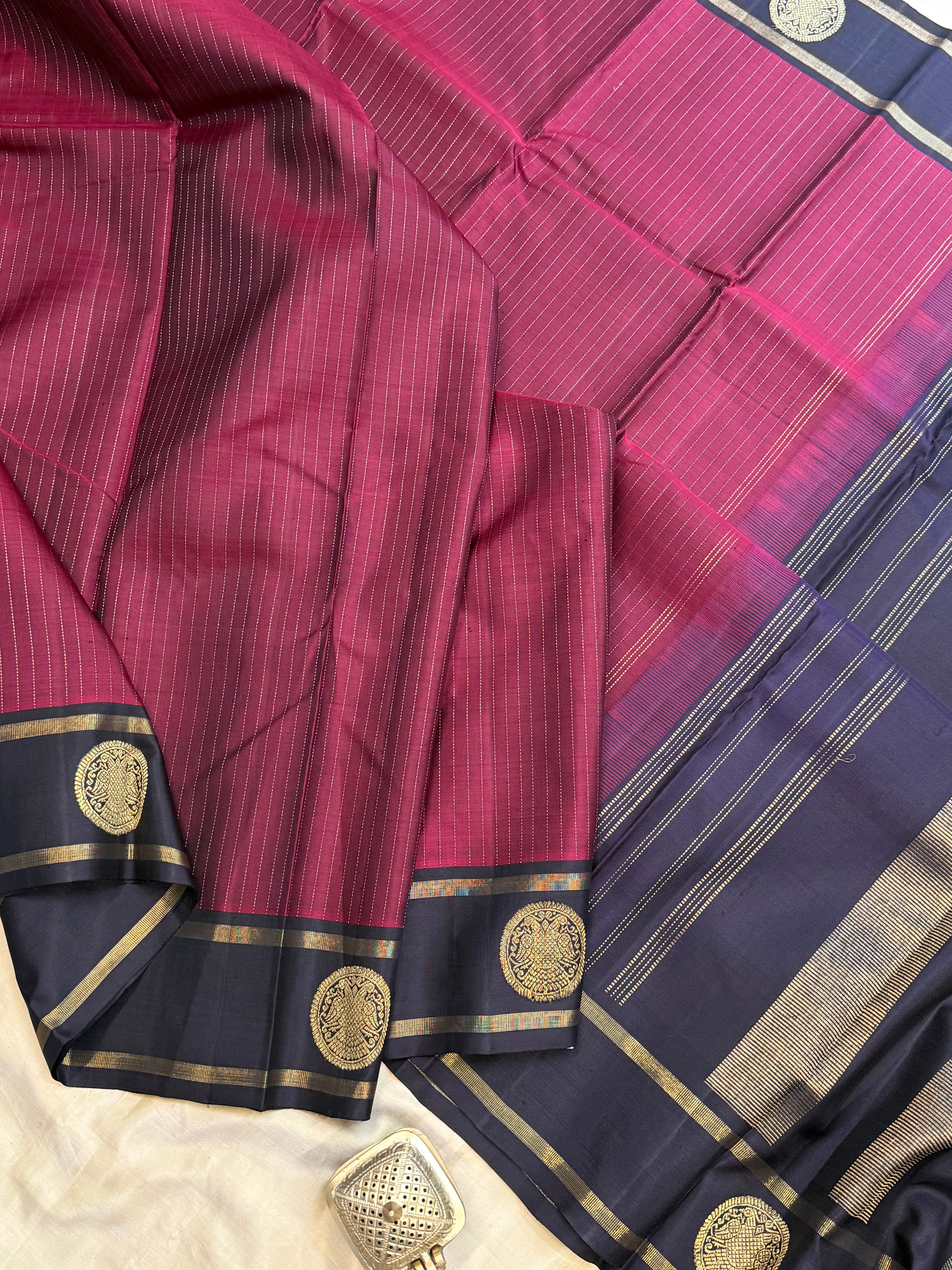 Permam : beetroot colour border Butta . / Kanjipuram silk CL4801