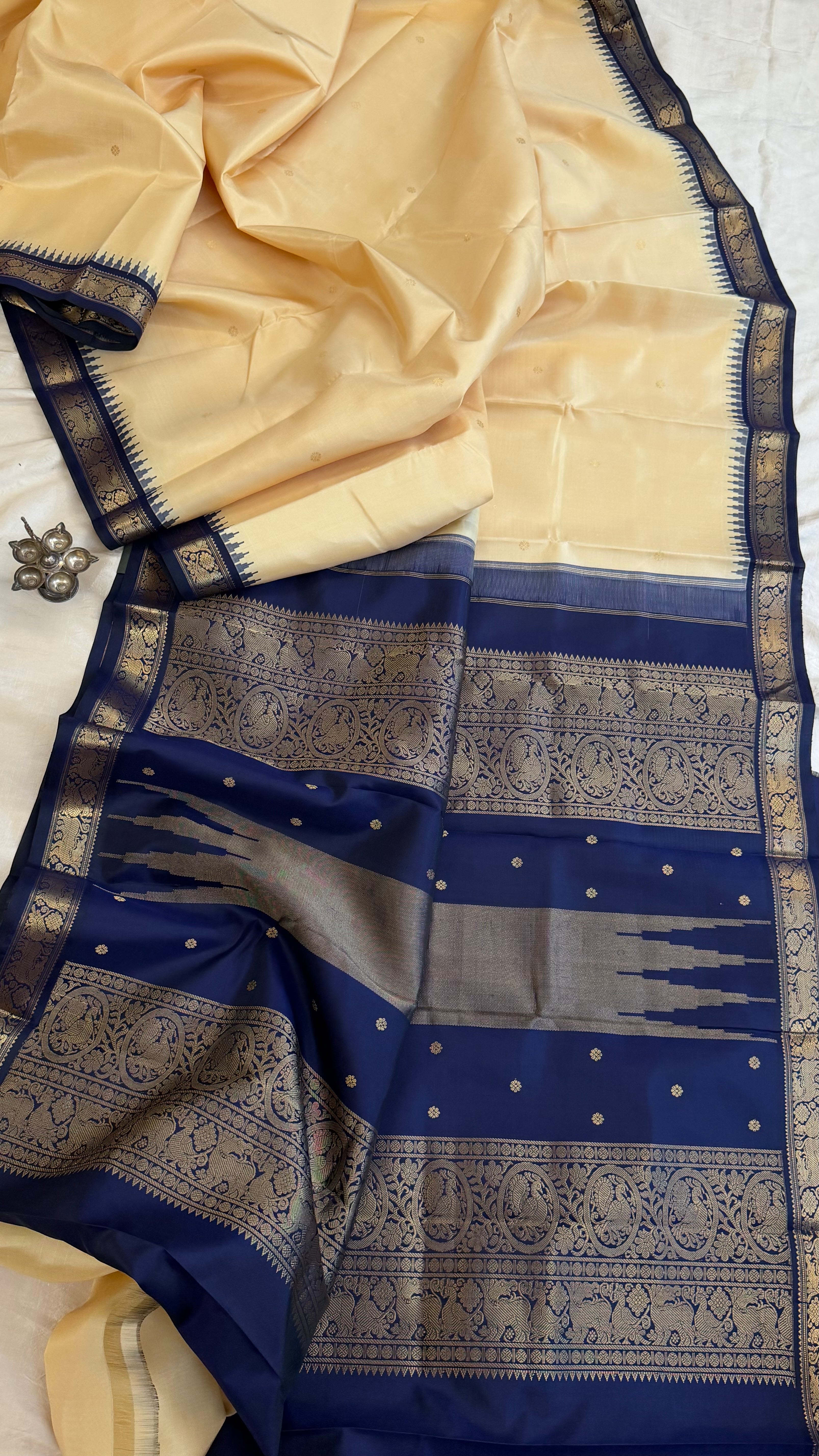 off white Korvai blue border. / special edition