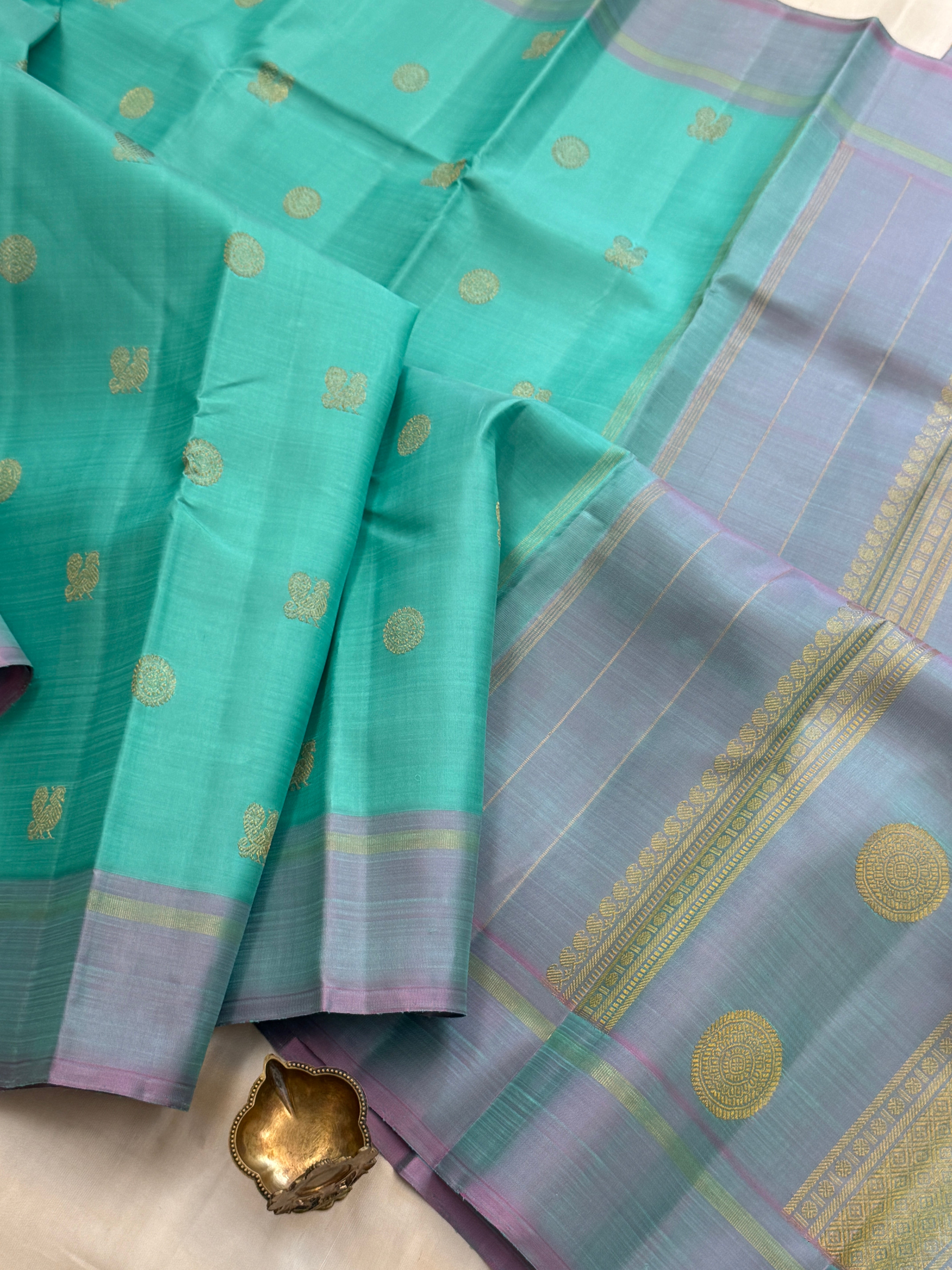 Turquoise sea green Annam chakram Butta, lavender shot pink border/ kanjipuram silk CLSA11216