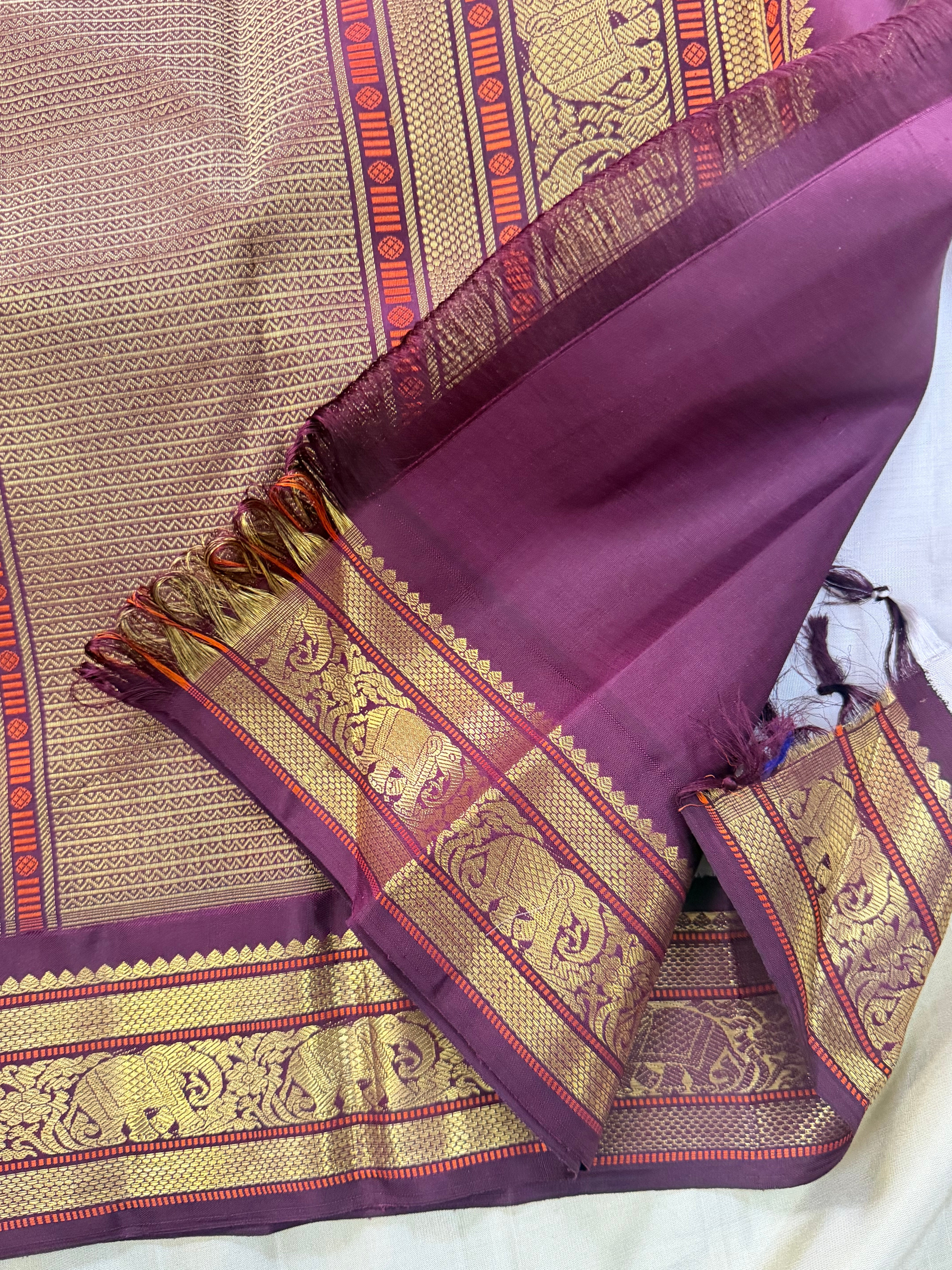 Eeyam shade Kai Korvai / pure Kanjipuram silk