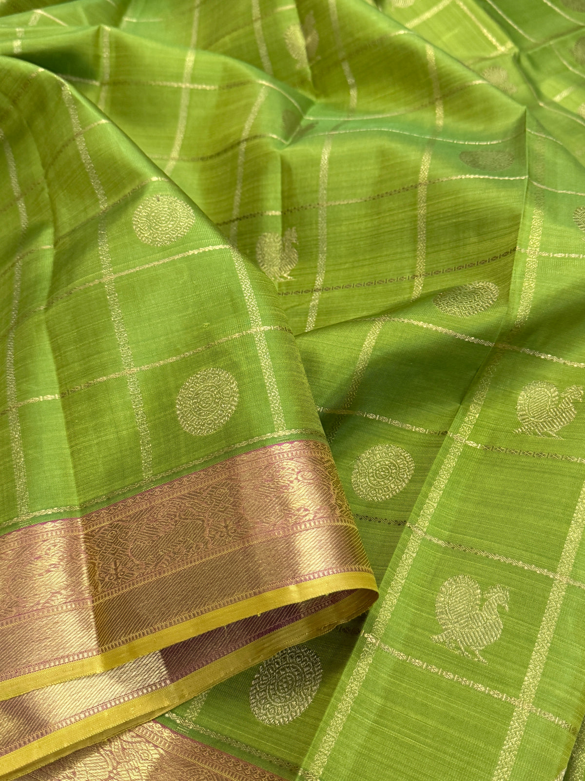 Parrot Green and leaf pink pure Zari Annam chakram Kattam butta /kanjipuram silk saree clsa 10101