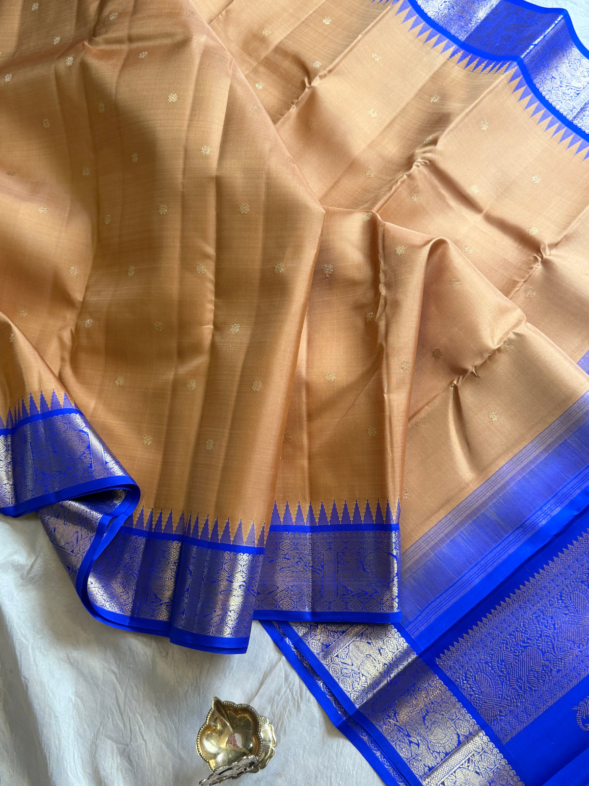 Unusual color combo pure Zari Kanjipuram