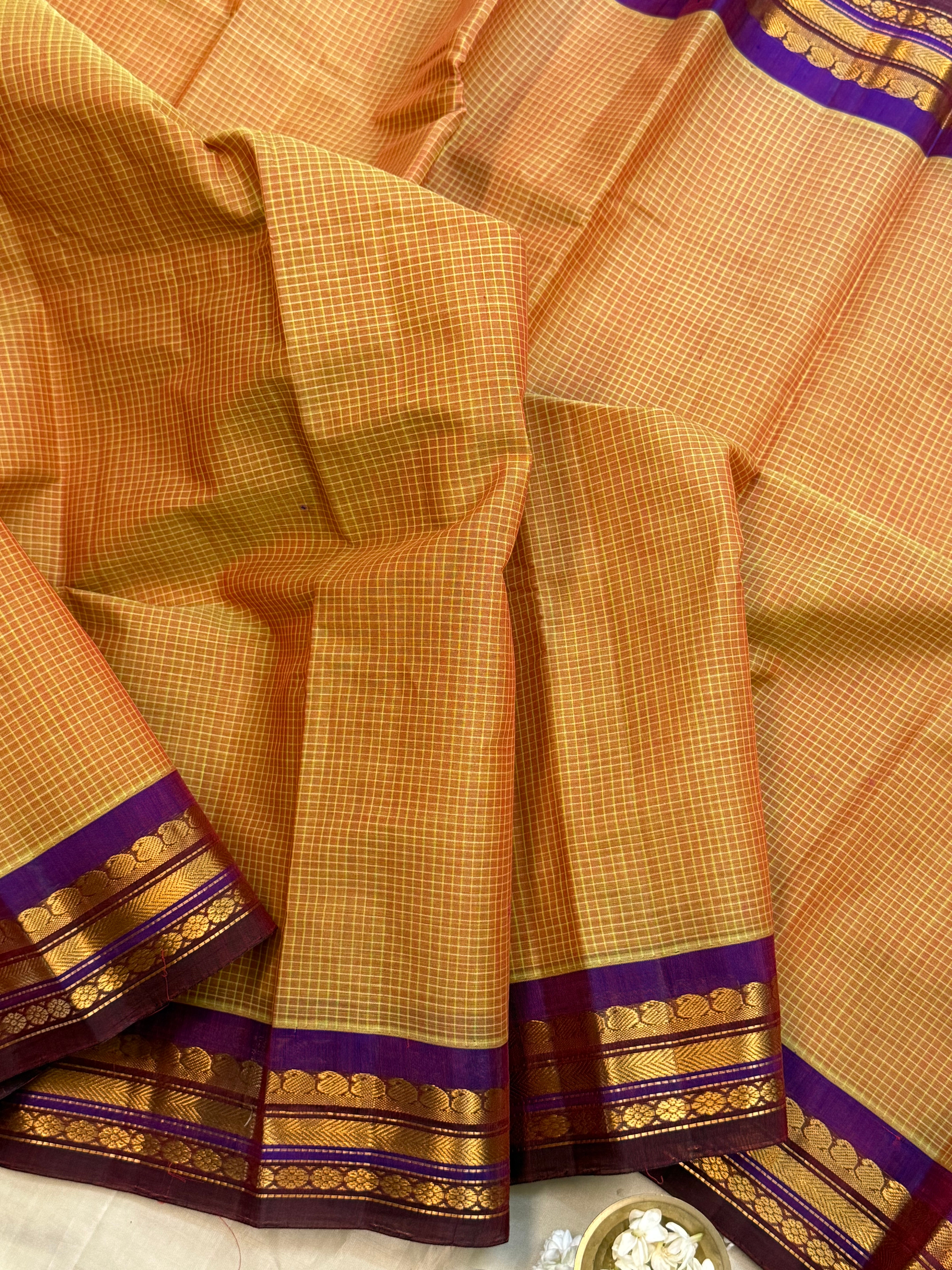 Golden shot purple korvai / Gadwal cotton ( No Blouse)