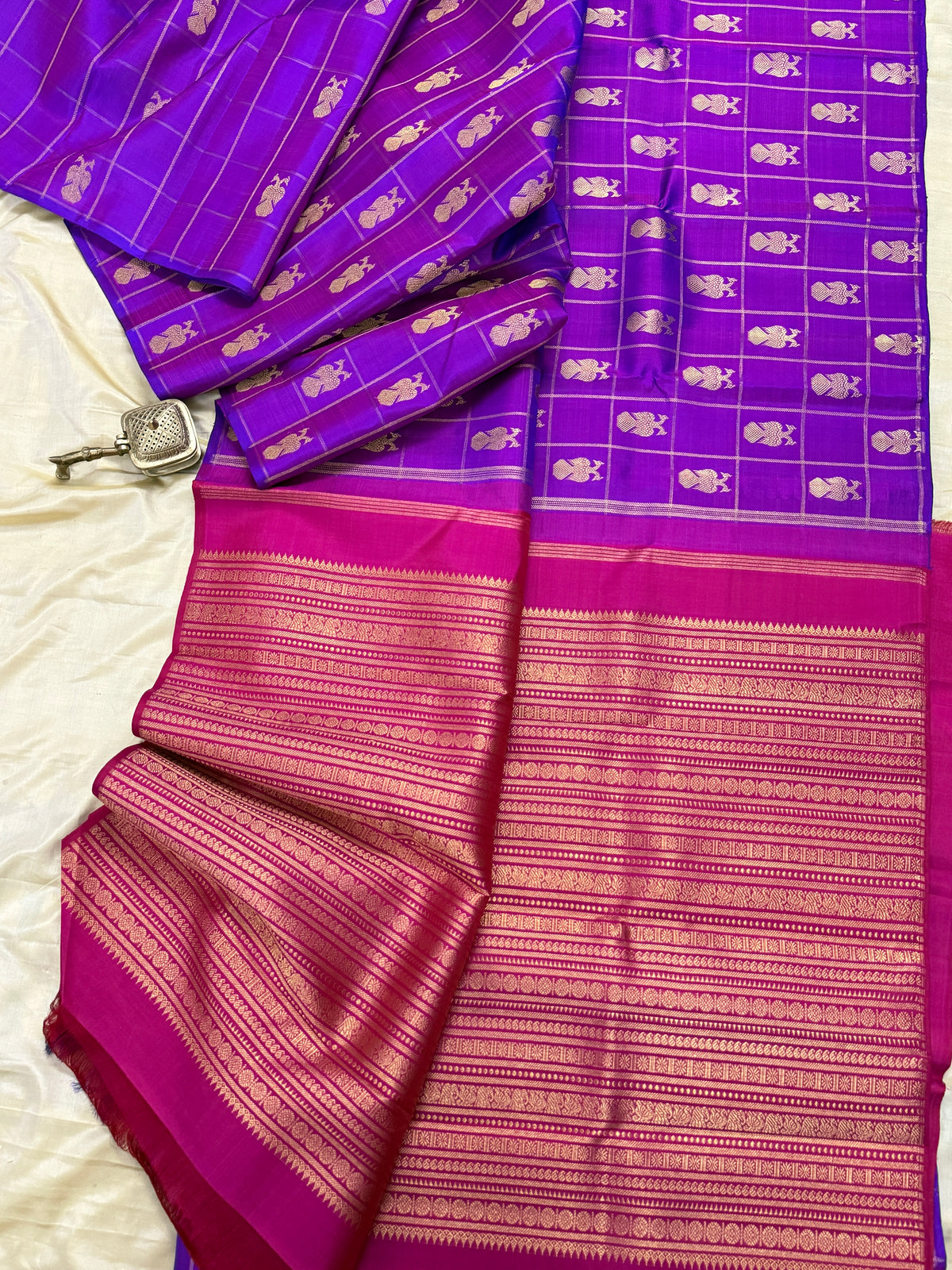 Majenta body with pure Zari Kattam irutalaipakshi butta /kanjipuram silk saree clsa 12171