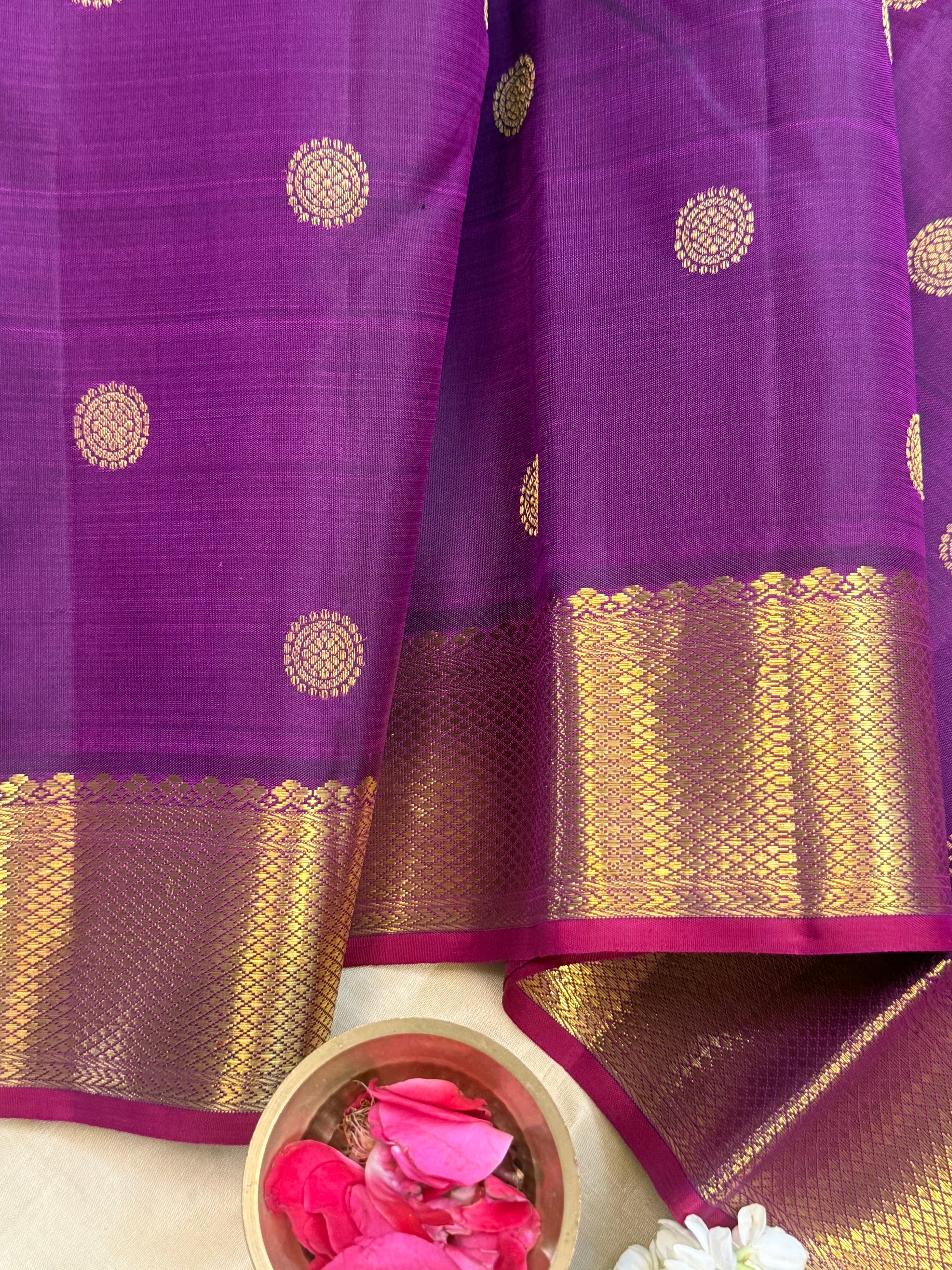 Aubergine color kuil kann pet / Kanjipuram silk