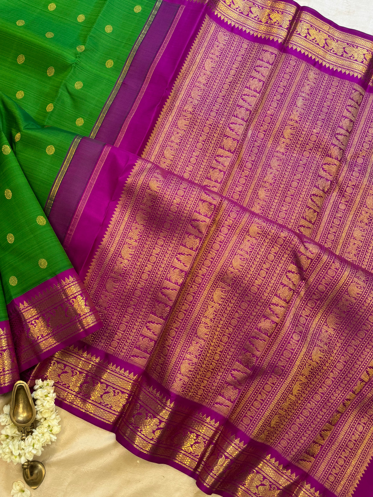 Meenakshi green with purple kai korvai / kanjipuram silk 11722