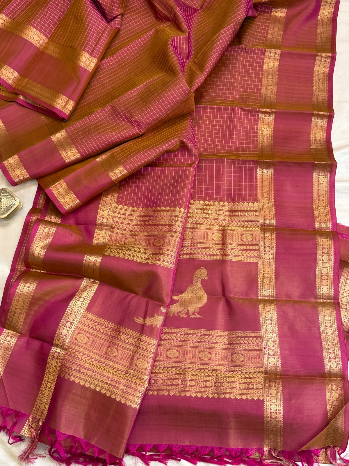 Special edition unusual colour with Zari kattam silk saree/clsa 12396