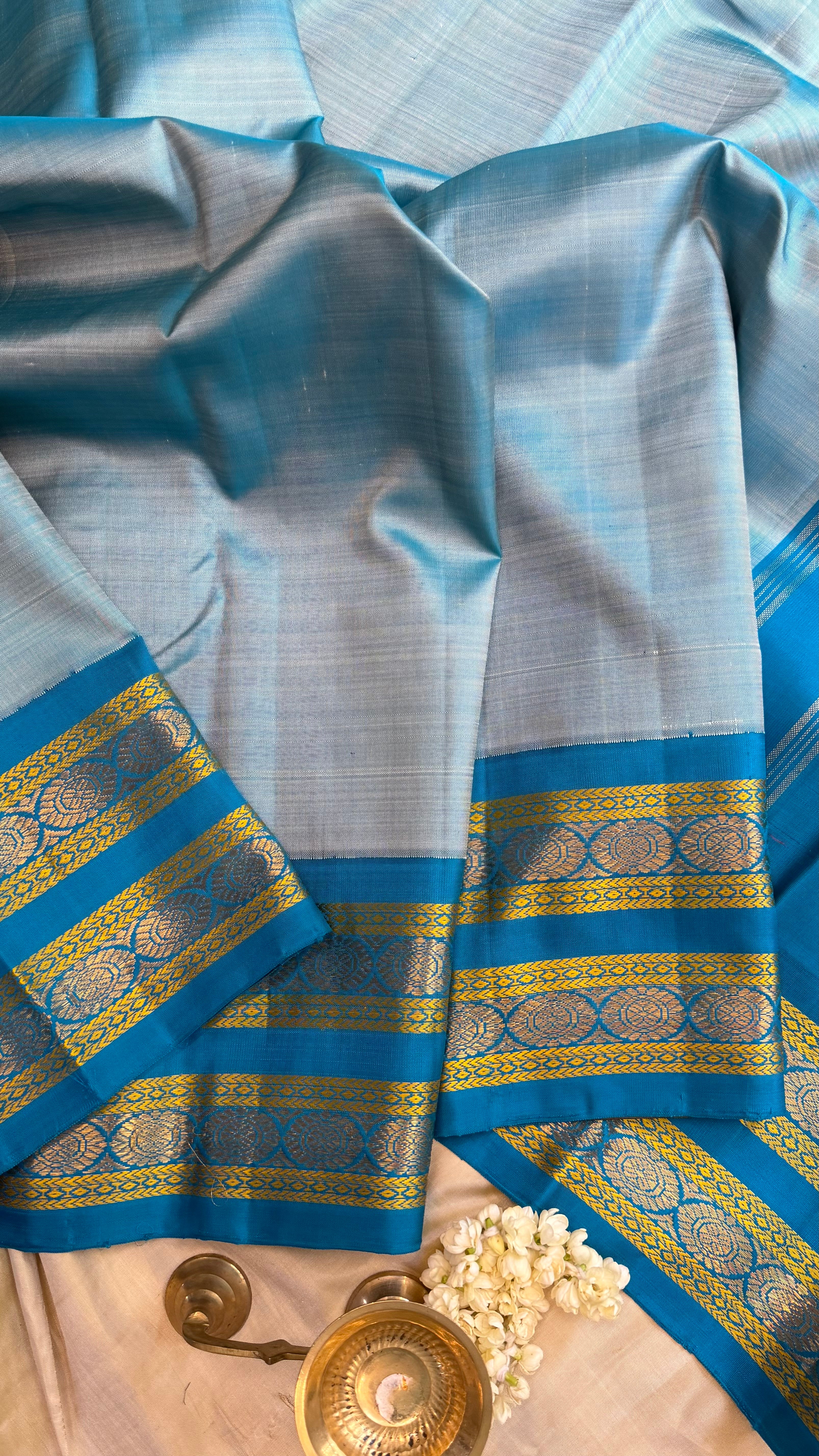 Master weaver - Ice blue unique peacock padi pallu / Kanjipuram Silk