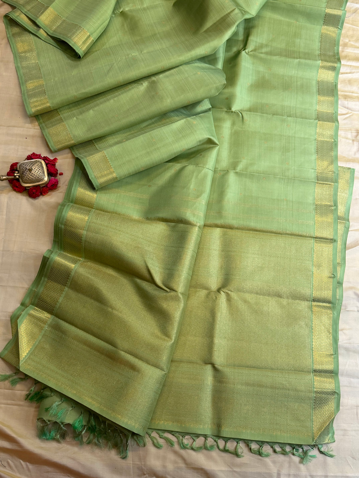 Elakai green Vairaoosi / pure Zari Kanjipuram silk