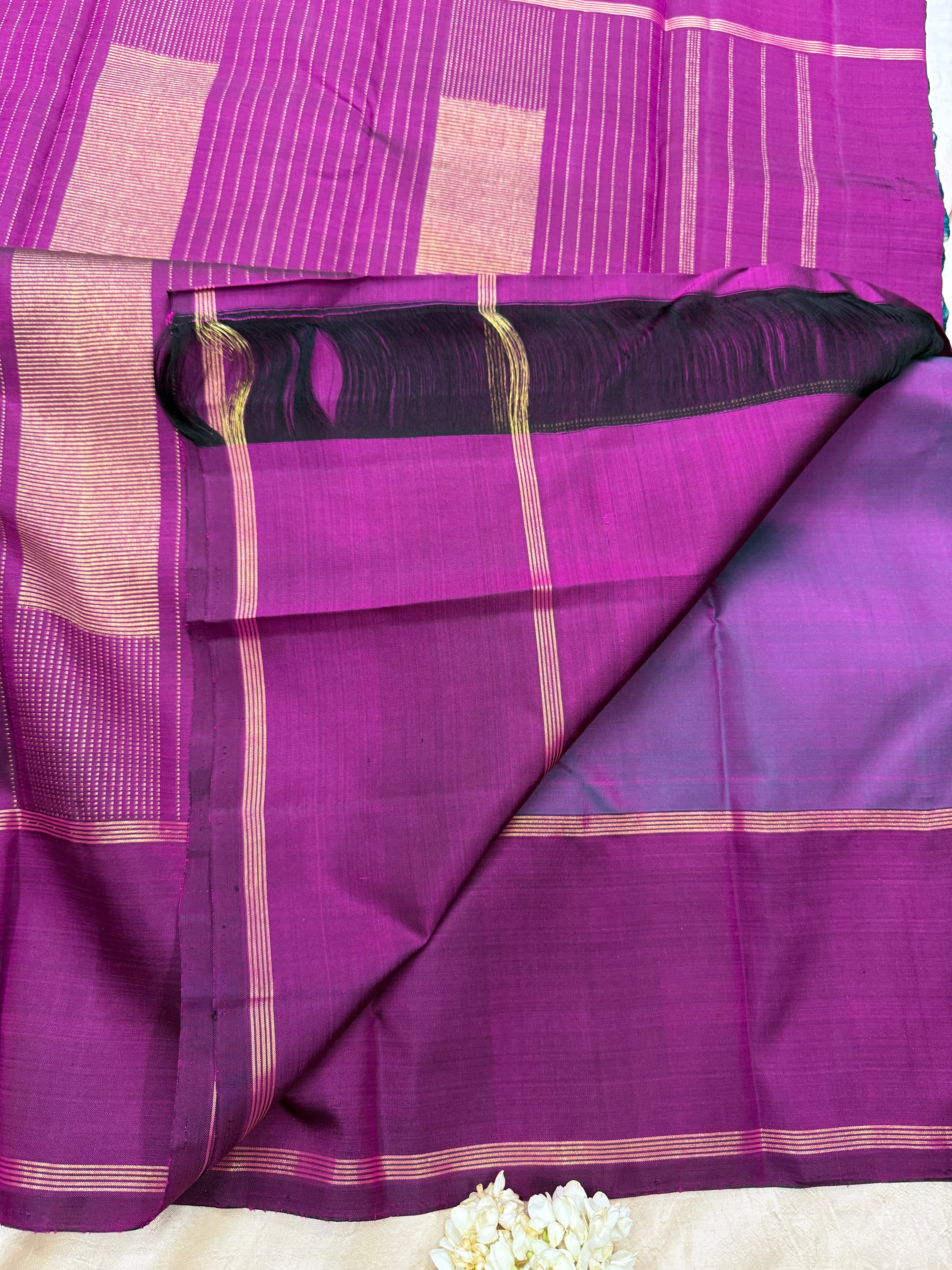 Shot of Rama green vertical veldhari / kanjipuram silk