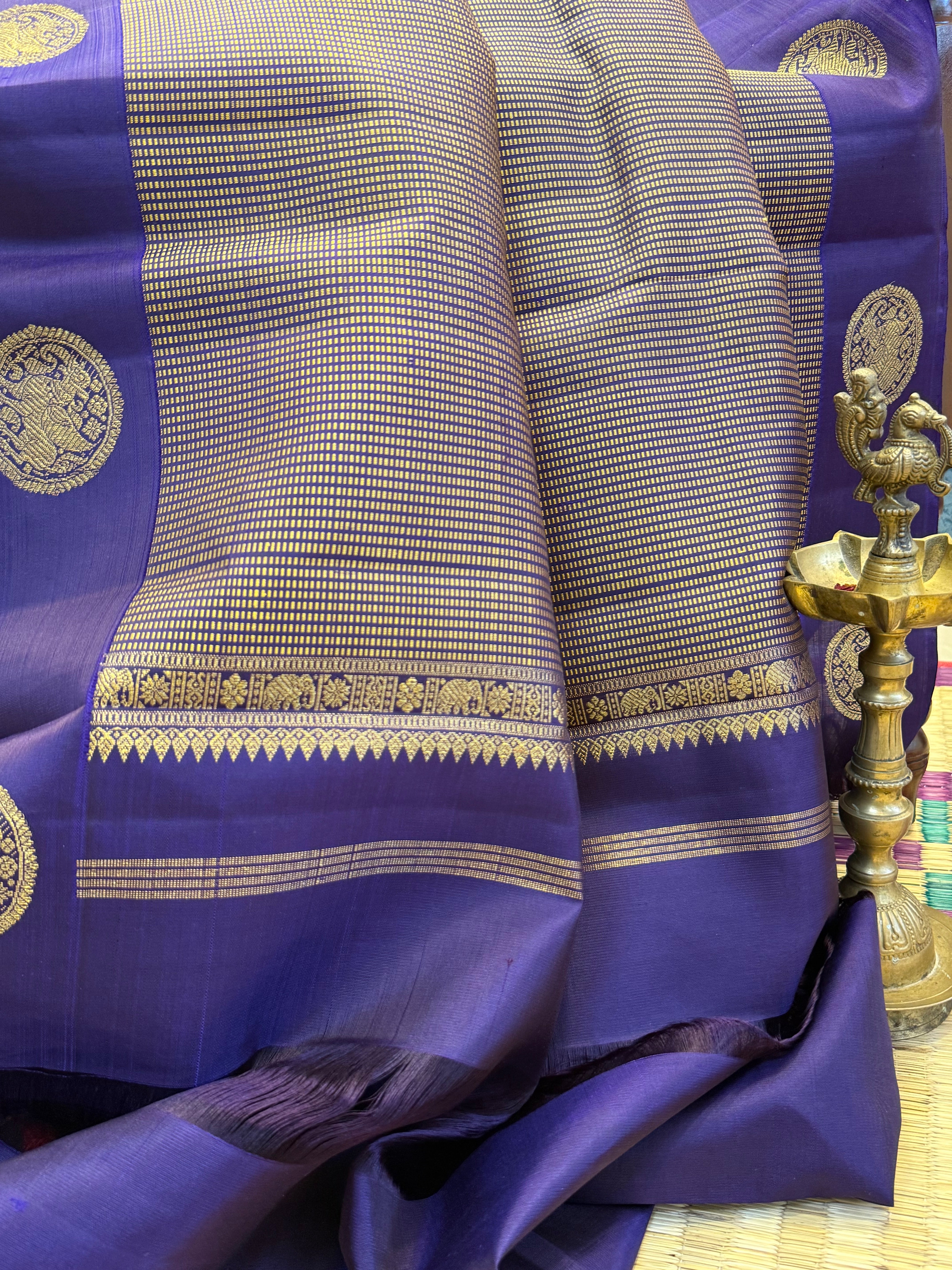 Blue and purple border butta / kanjipuram silk CL9498