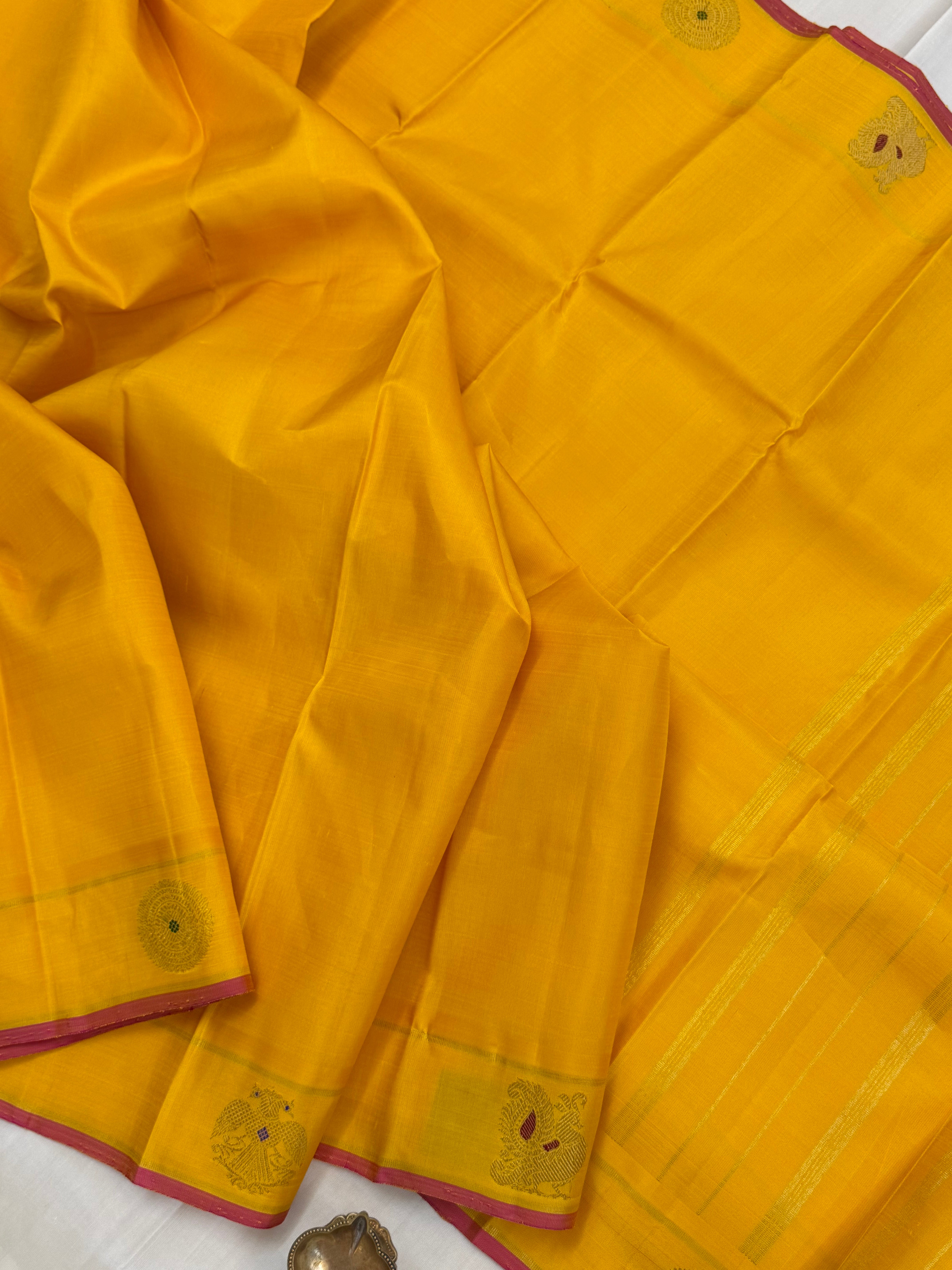 Three Butta border and yellow colour body / Kanjipuram silk saree clsa 10822