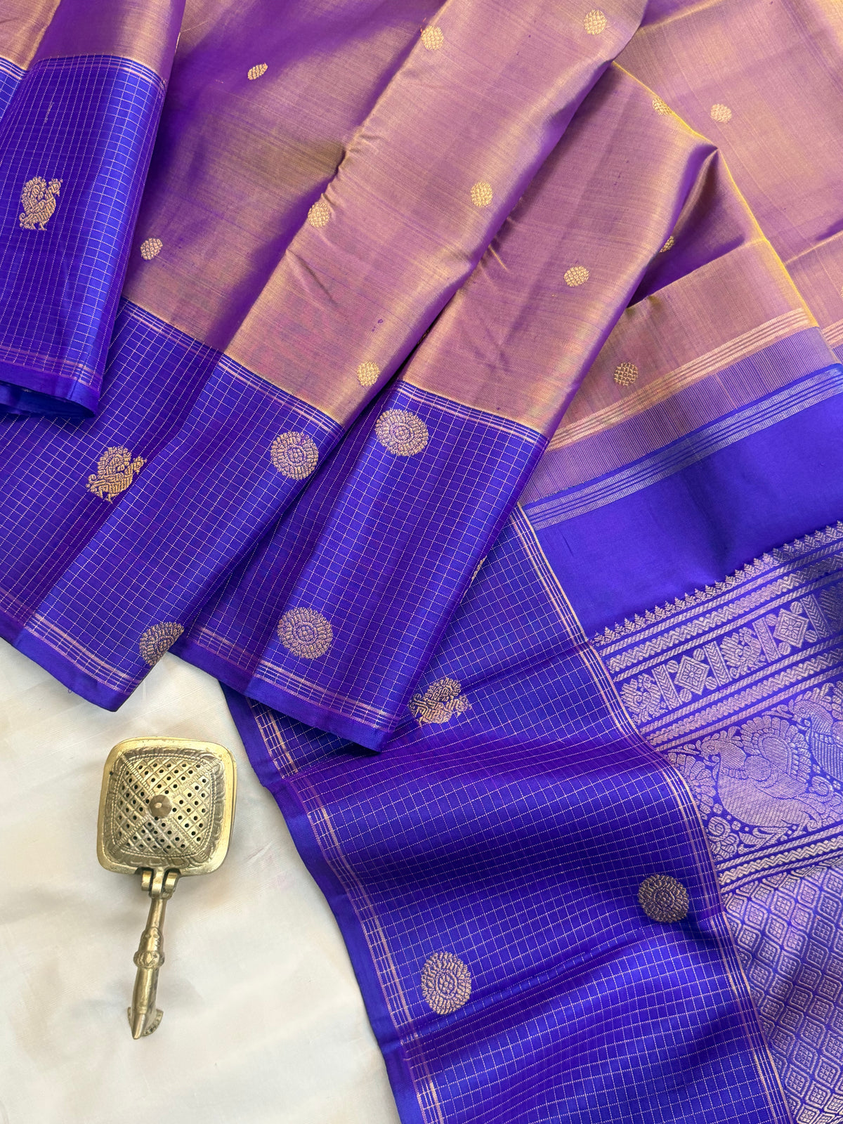Dual tone border Kattam / Silk Kanjipuram
