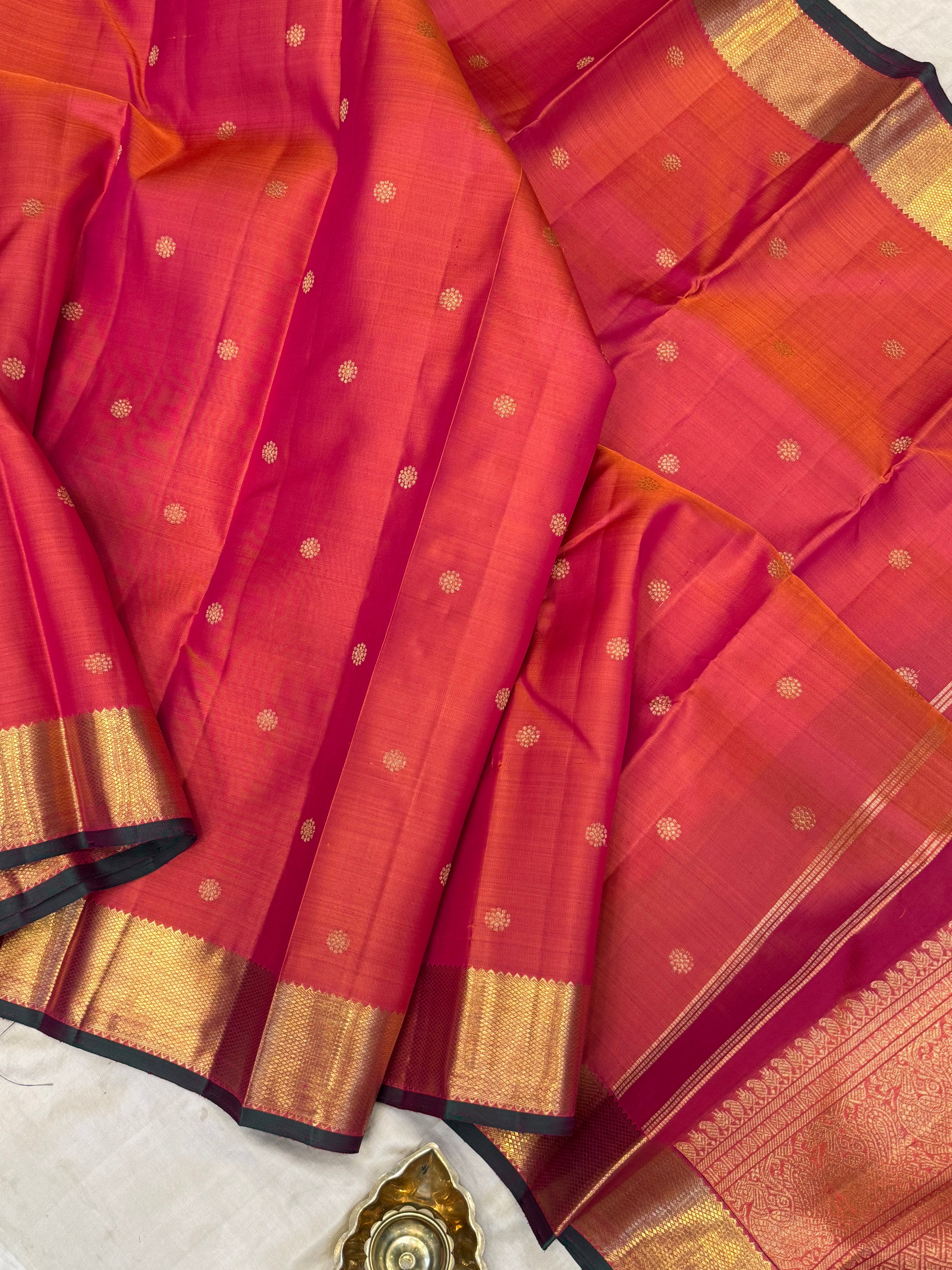 Kalyani: Rustic kamalam butta / kanjipuram silk