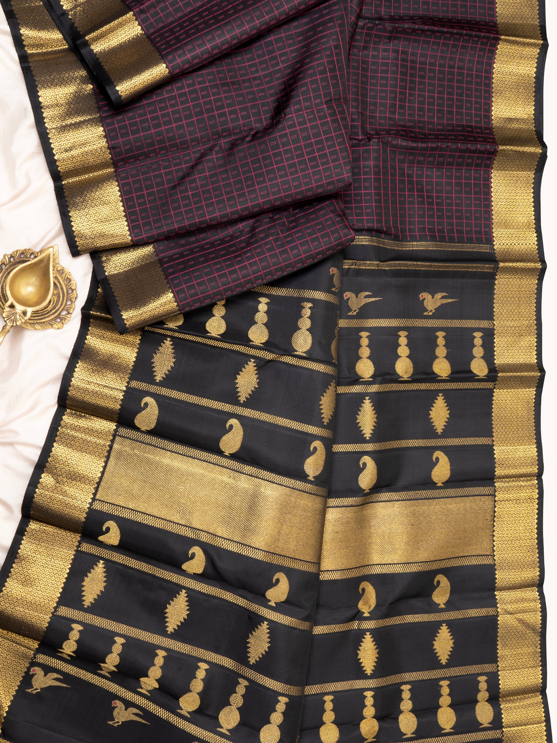 Black and red lakshambutta /Kanjivaram Silk Saree CLSA5006