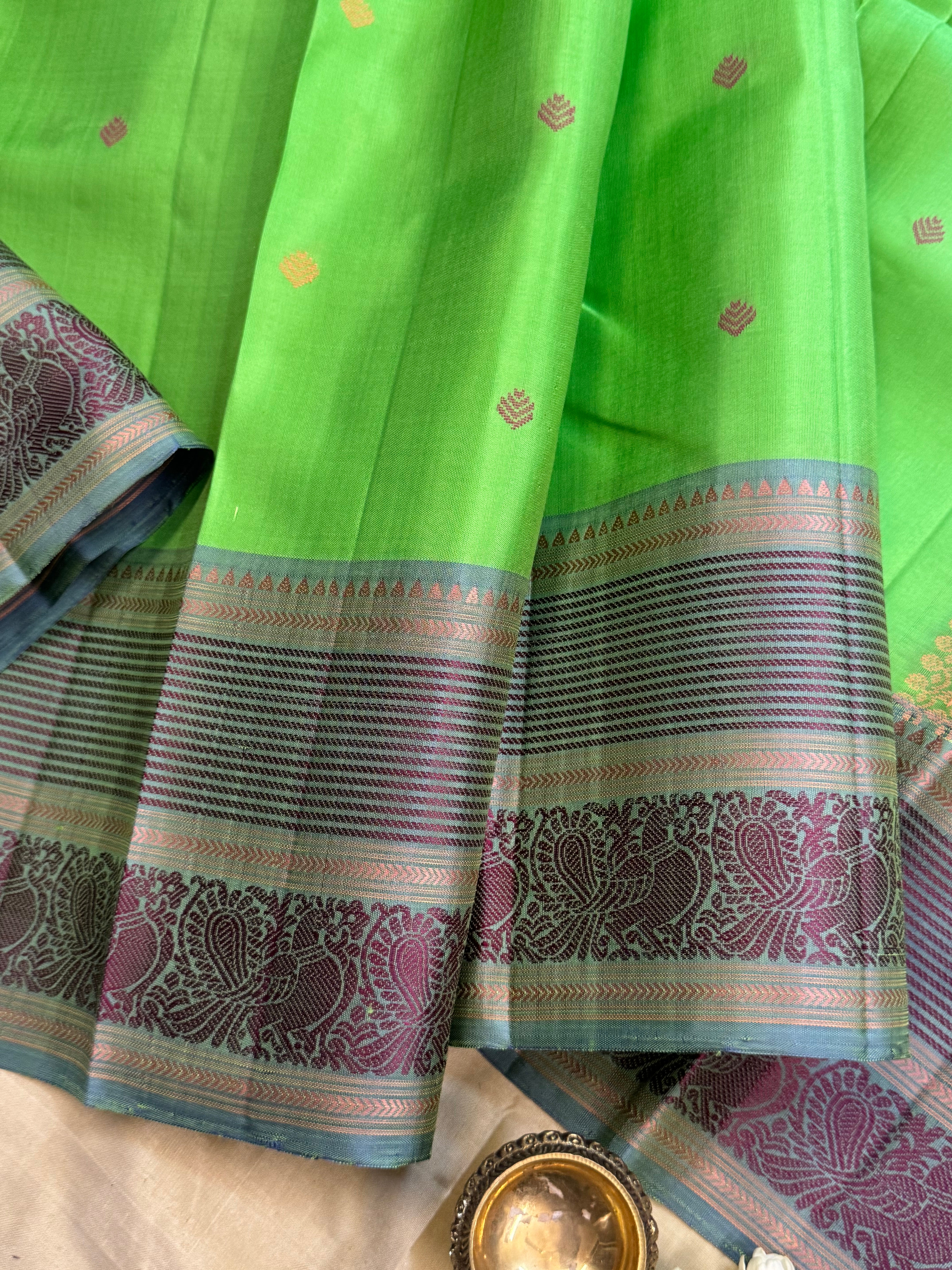 Parrot green double pet border/ Varnangal soft silk